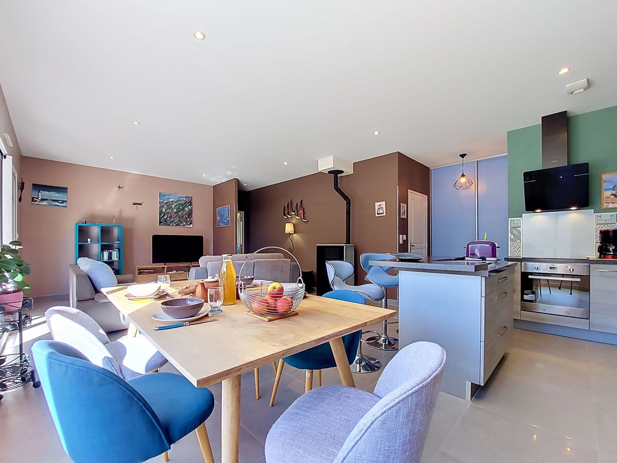 Kitchen / Dining Room