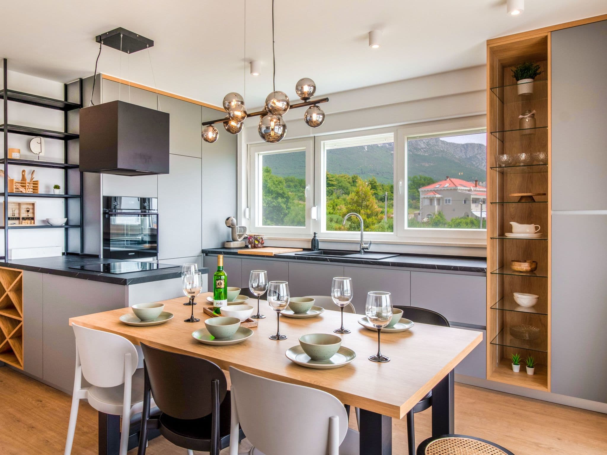 Kitchen / Dining Room