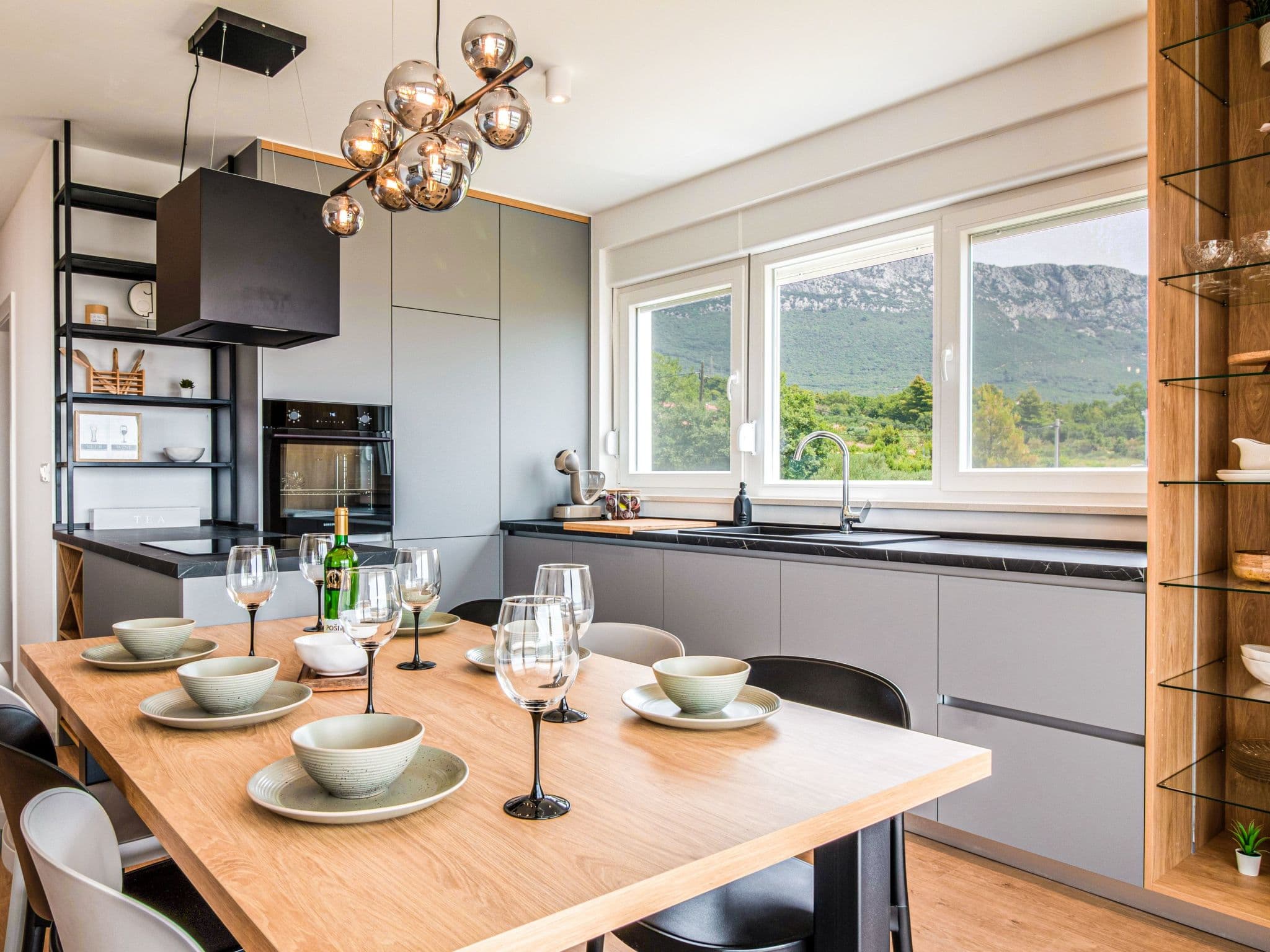 Kitchen / Dining Room
