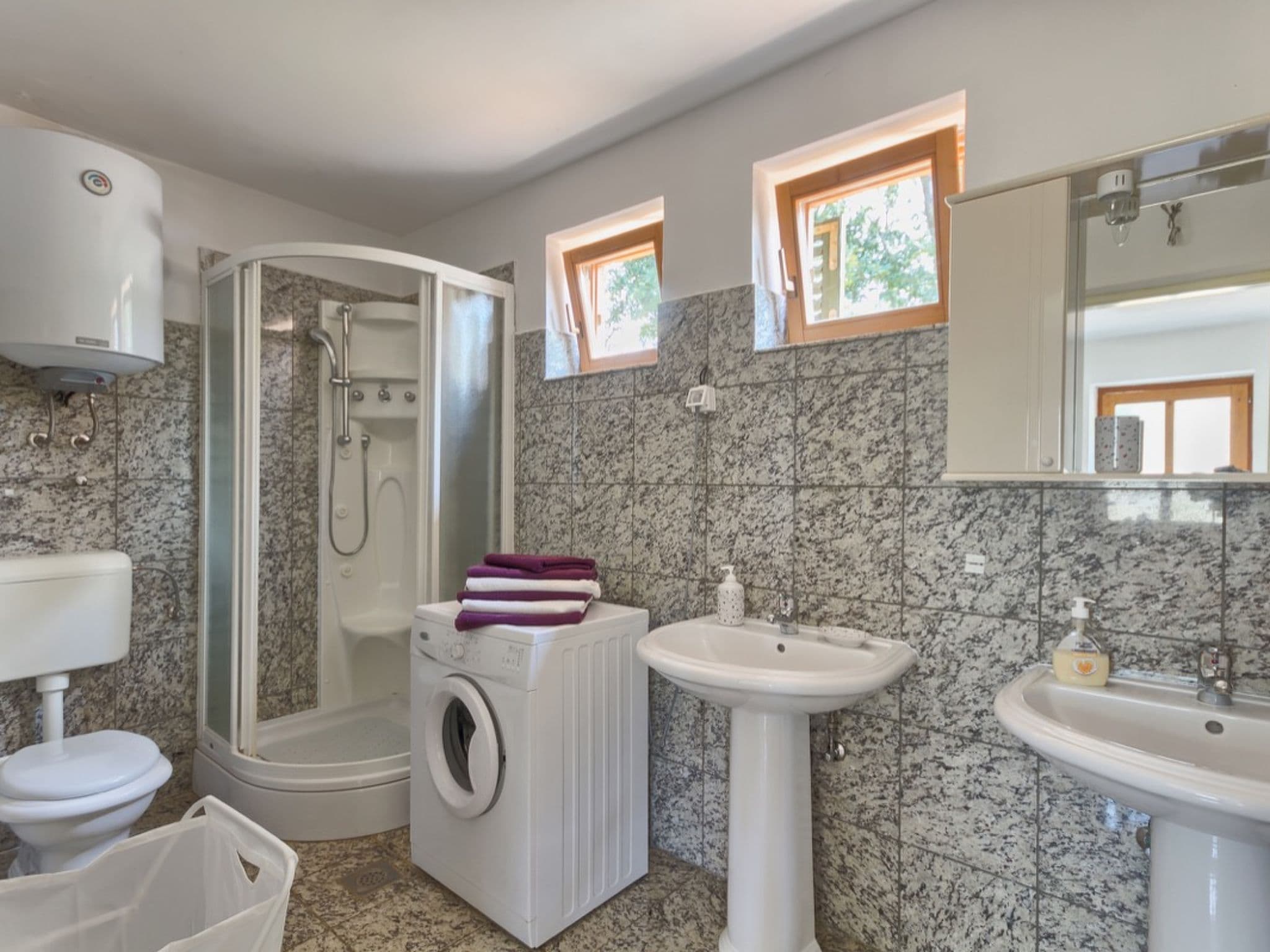 Bathroom / Wellness