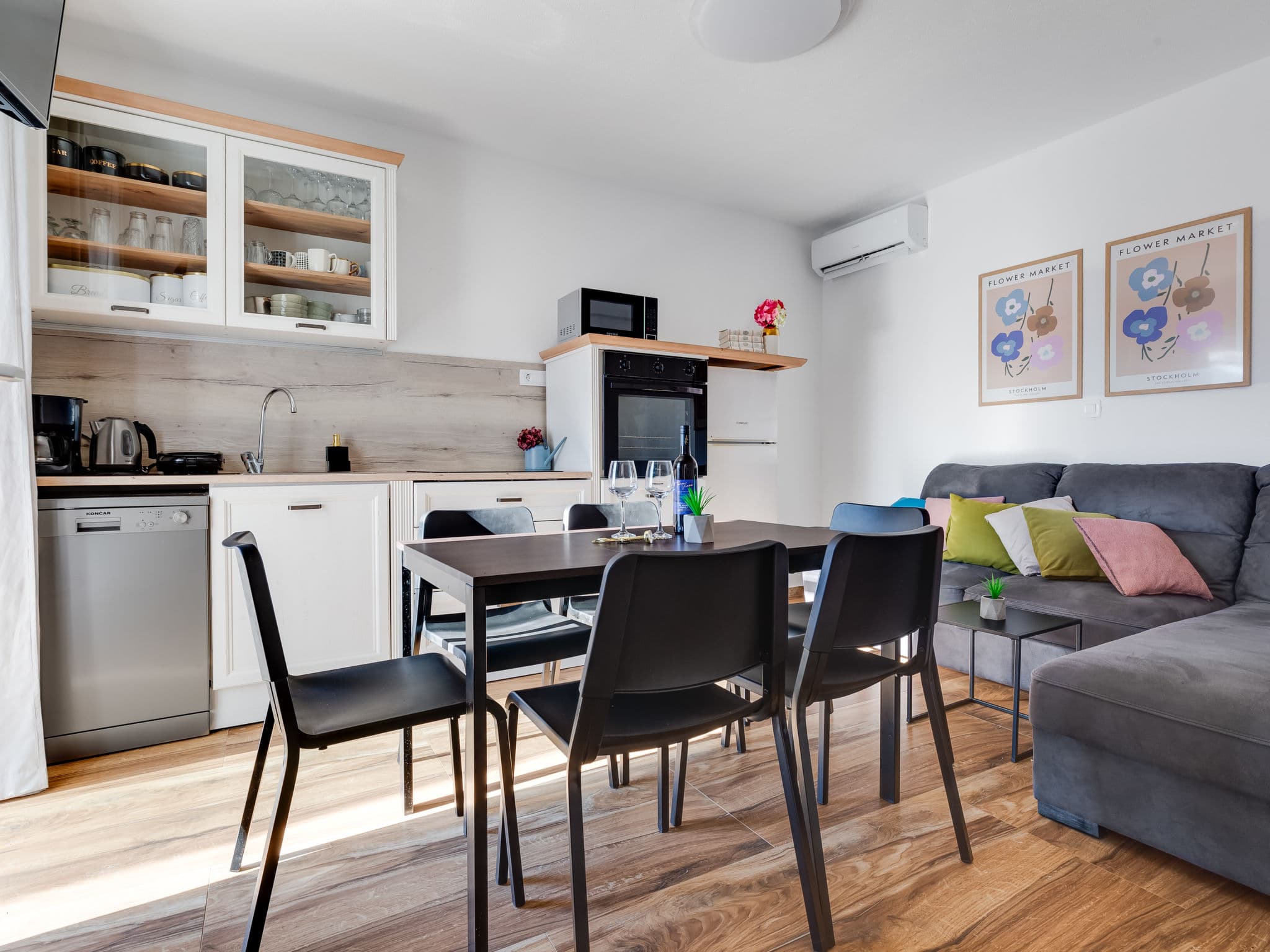 Kitchen / Dining Room