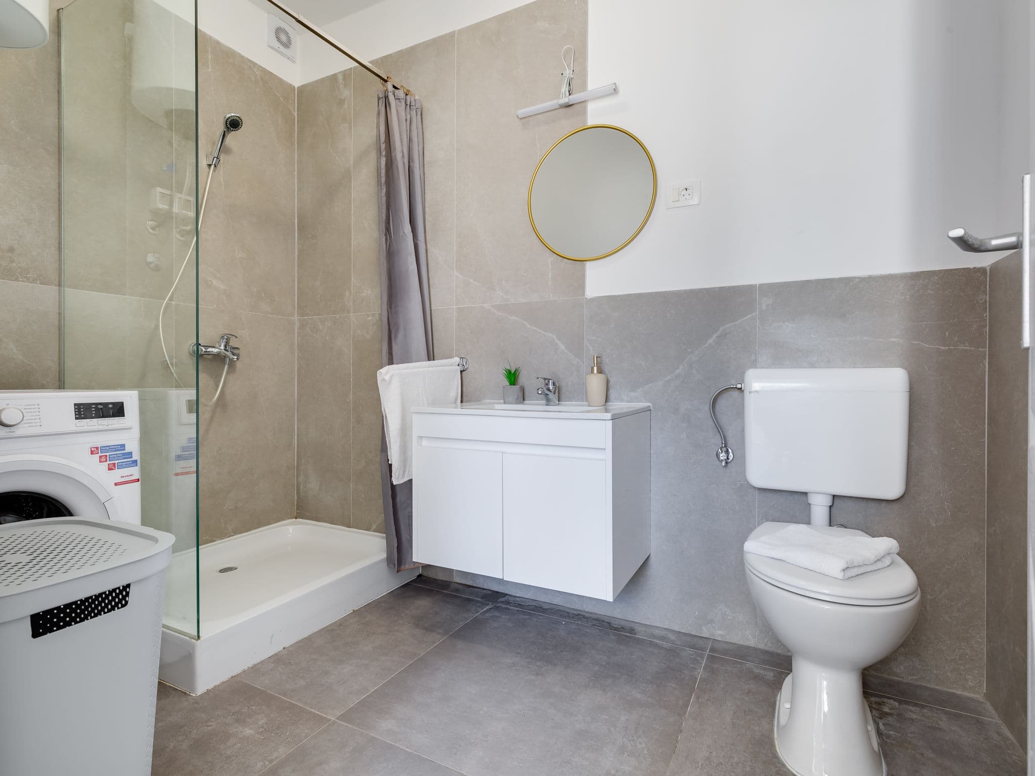 Bathroom / Wellness