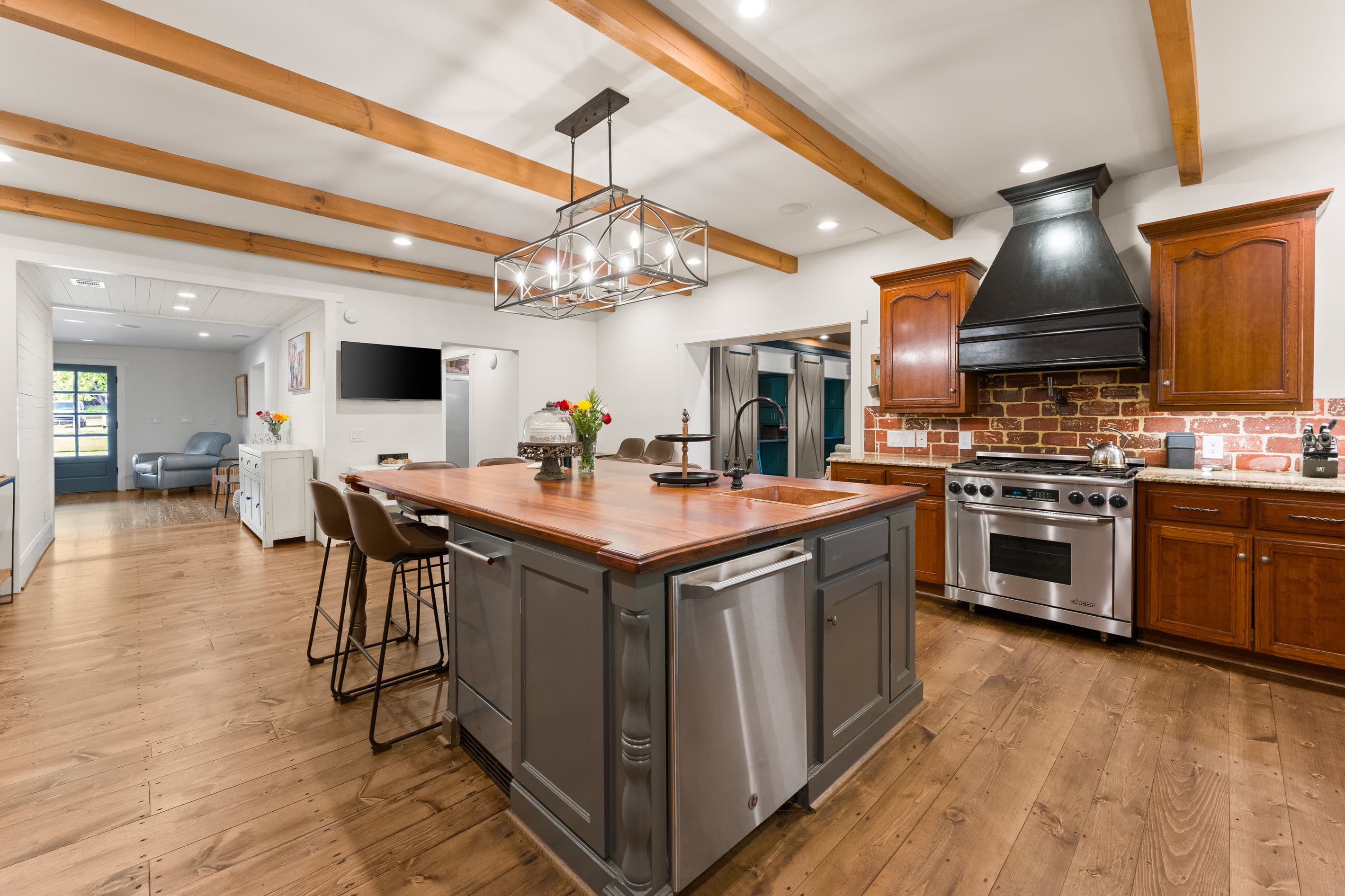 Chef's Galley Kitchen - Main