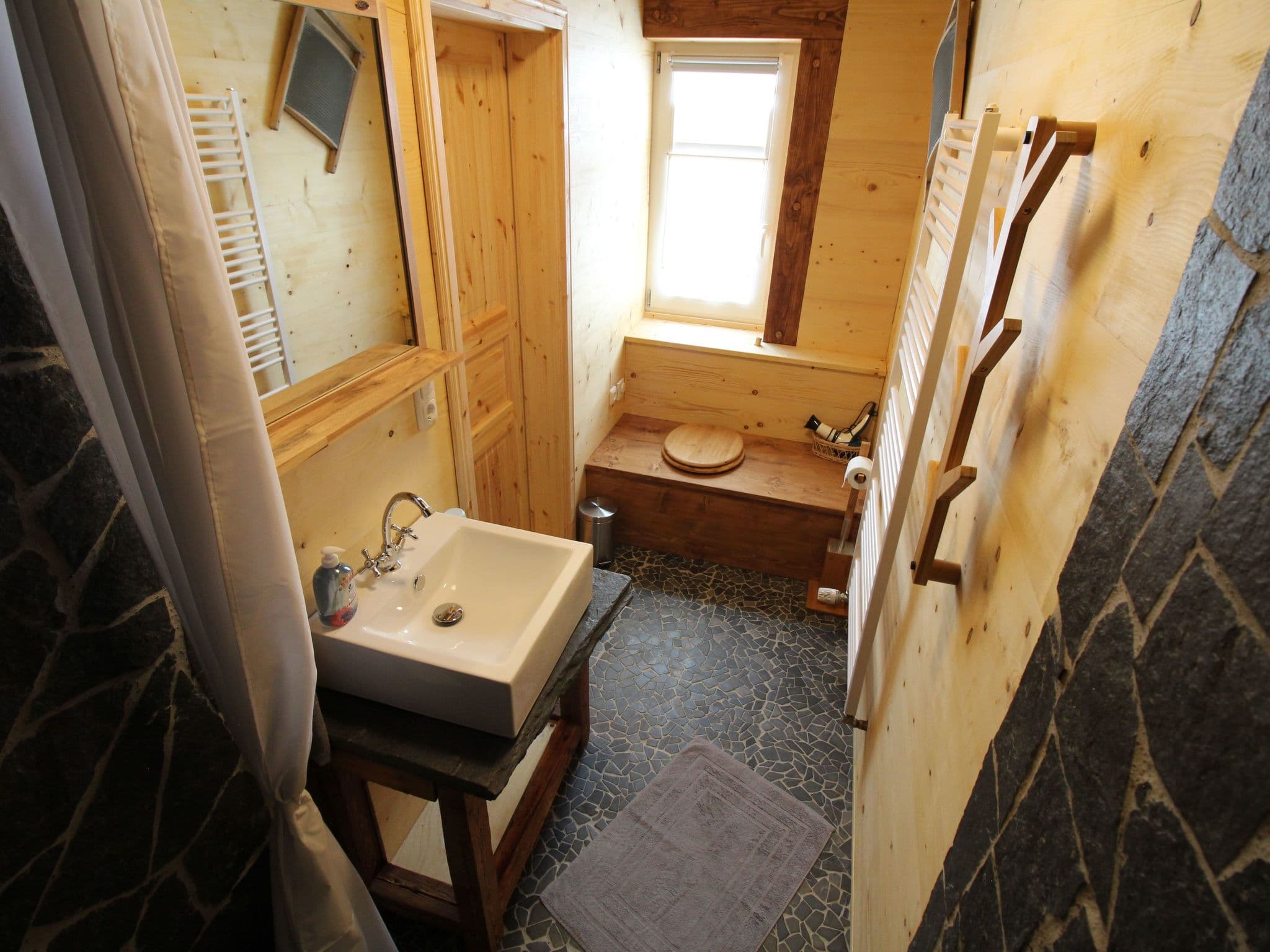Bathroom / Wellness