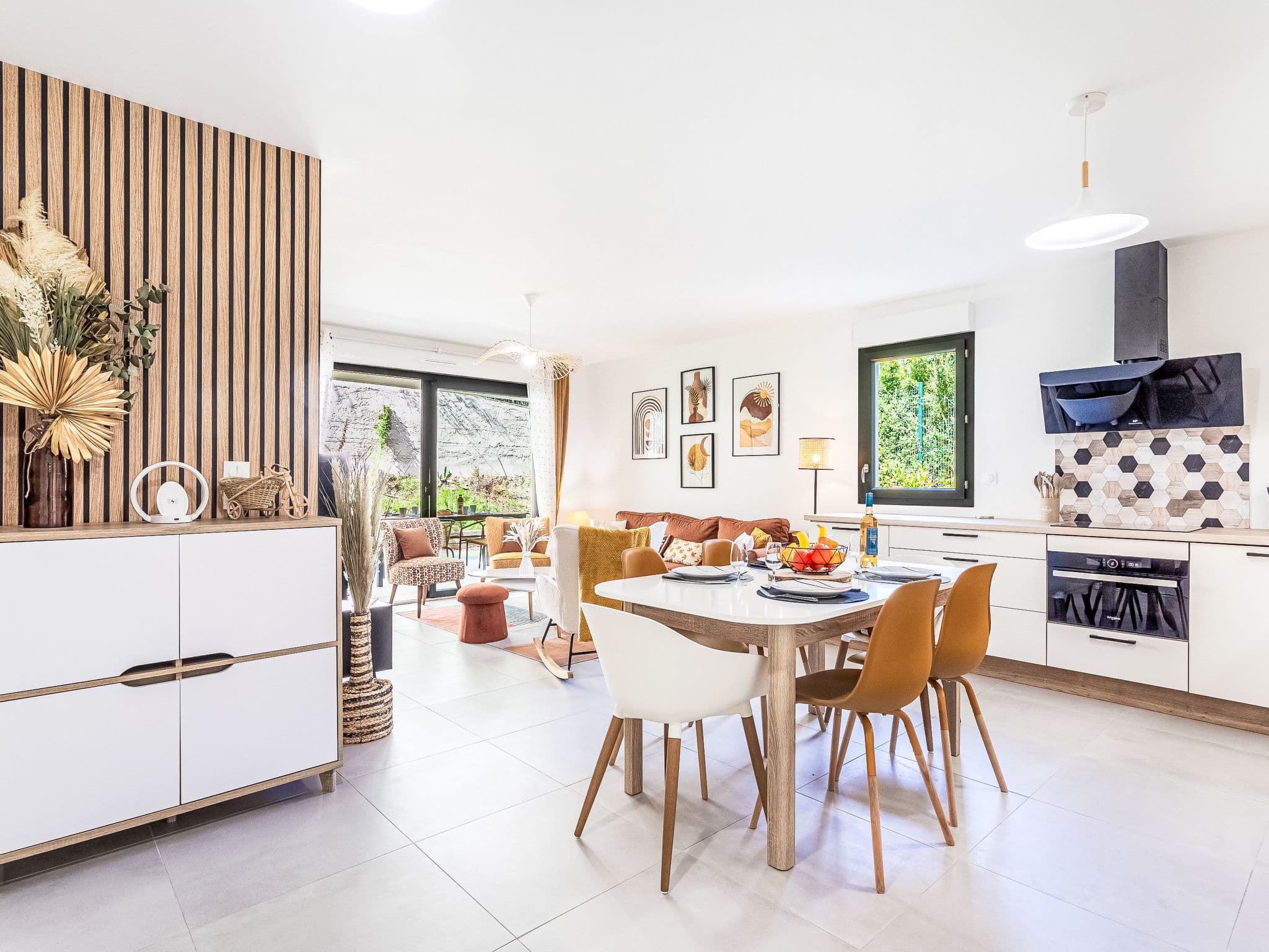 Kitchen / Dining Room