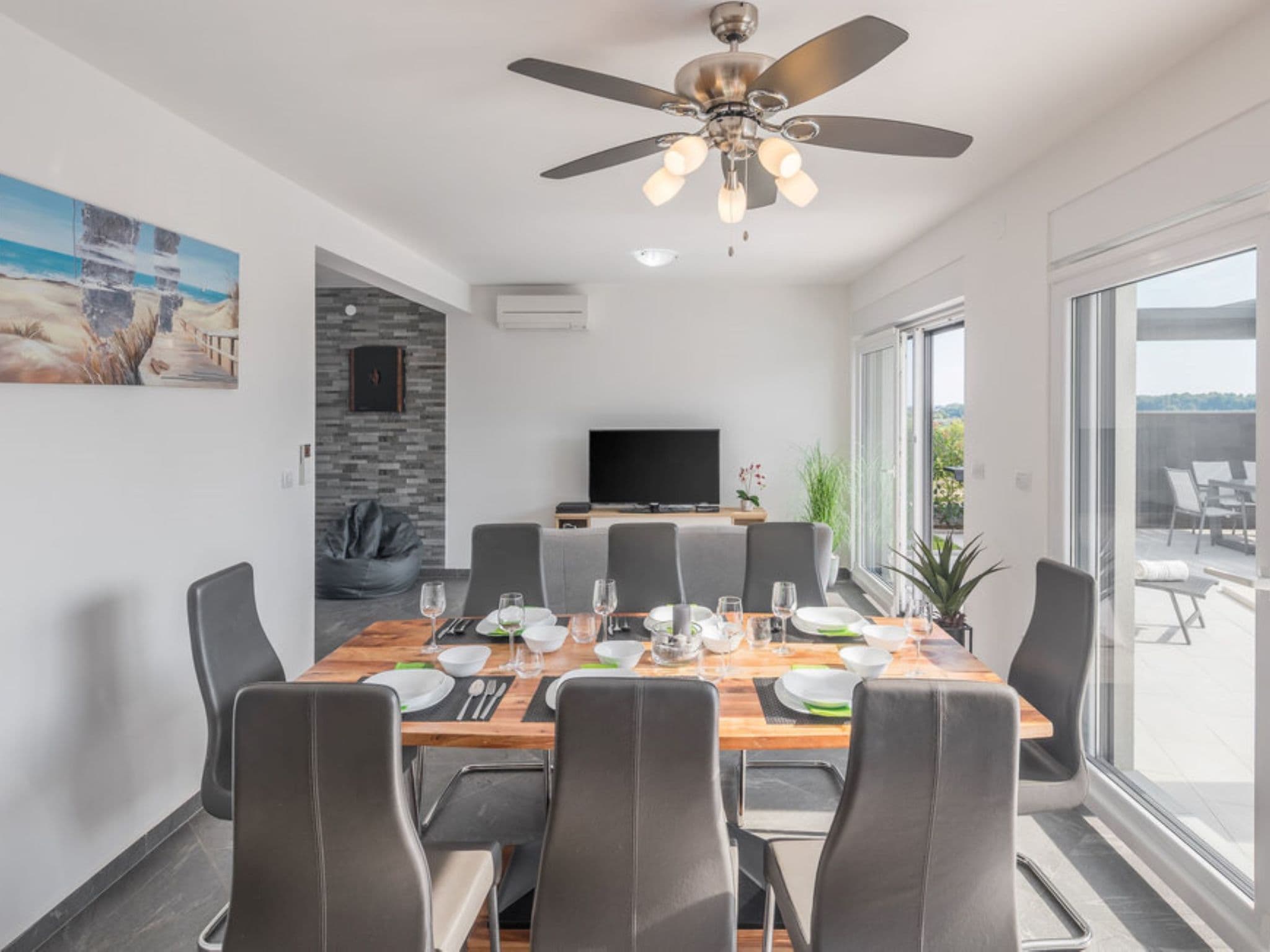 Kitchen / Dining Room