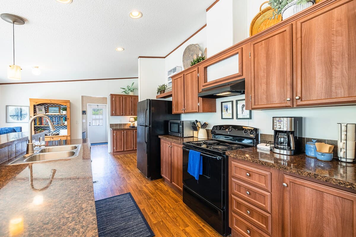 Fully equipped kitchen with everything you need for easy meals during your lake getaway.