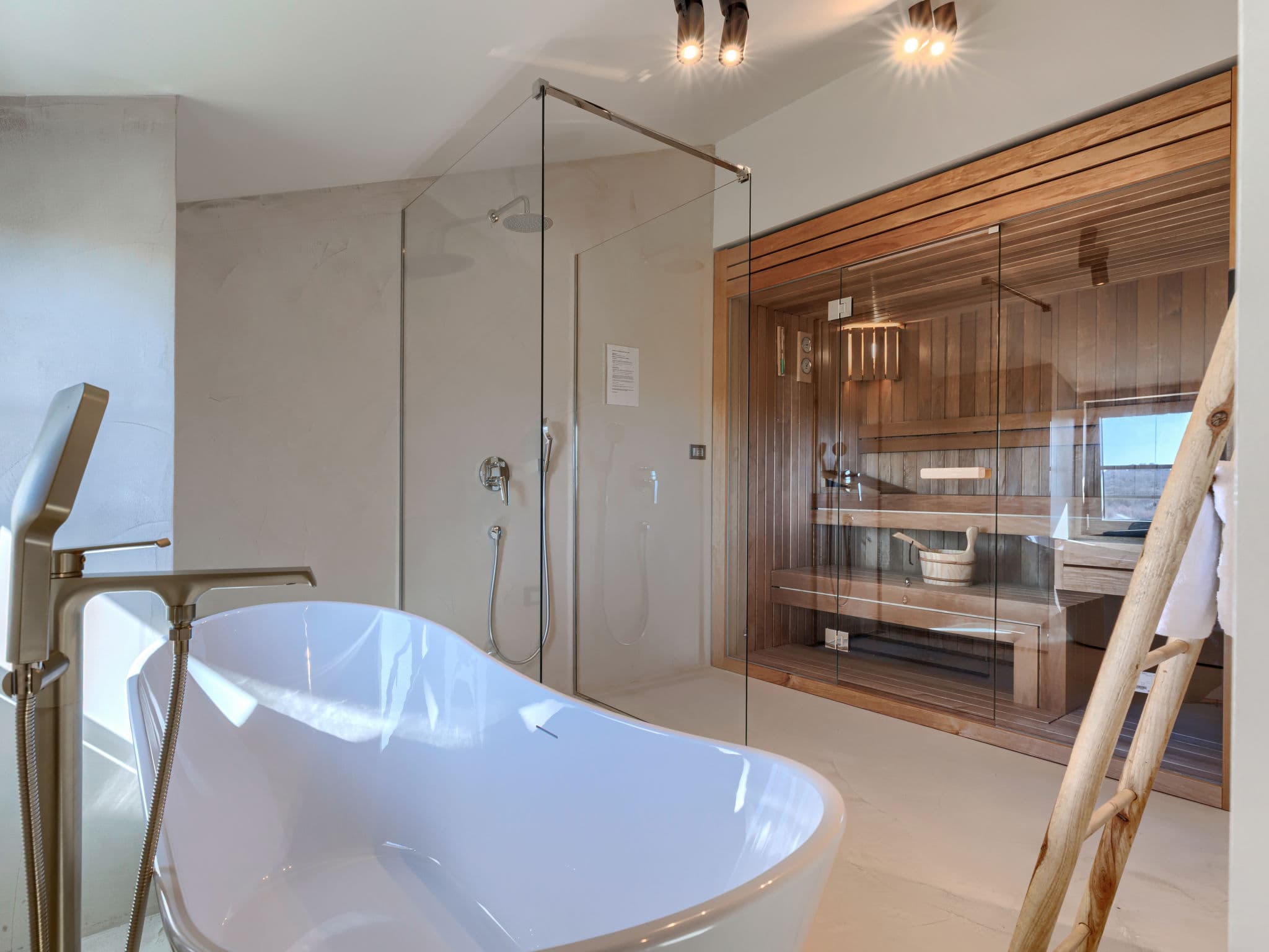 Bathroom / Wellness