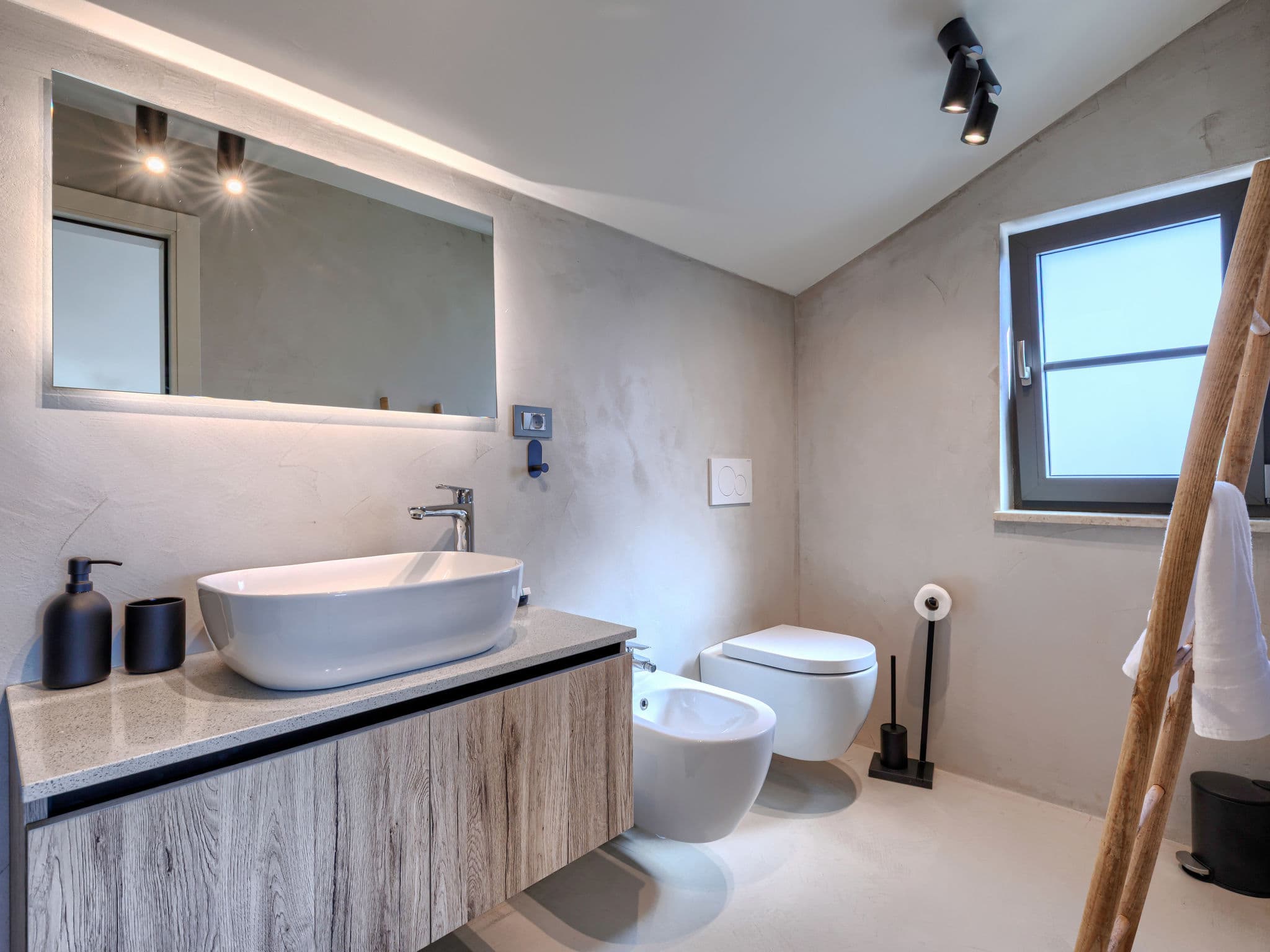 Bathroom / Wellness