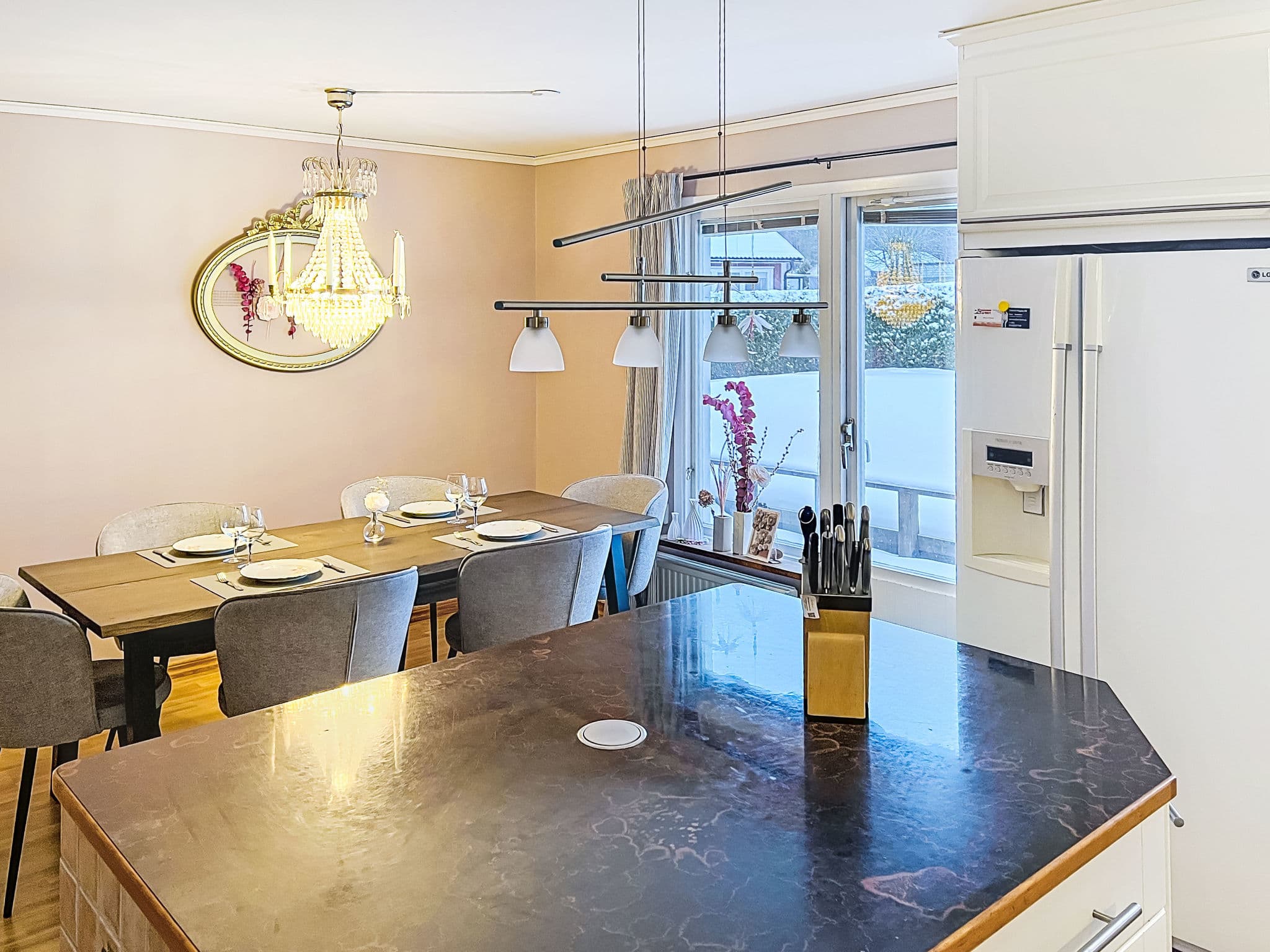 Kitchen / Dining Room