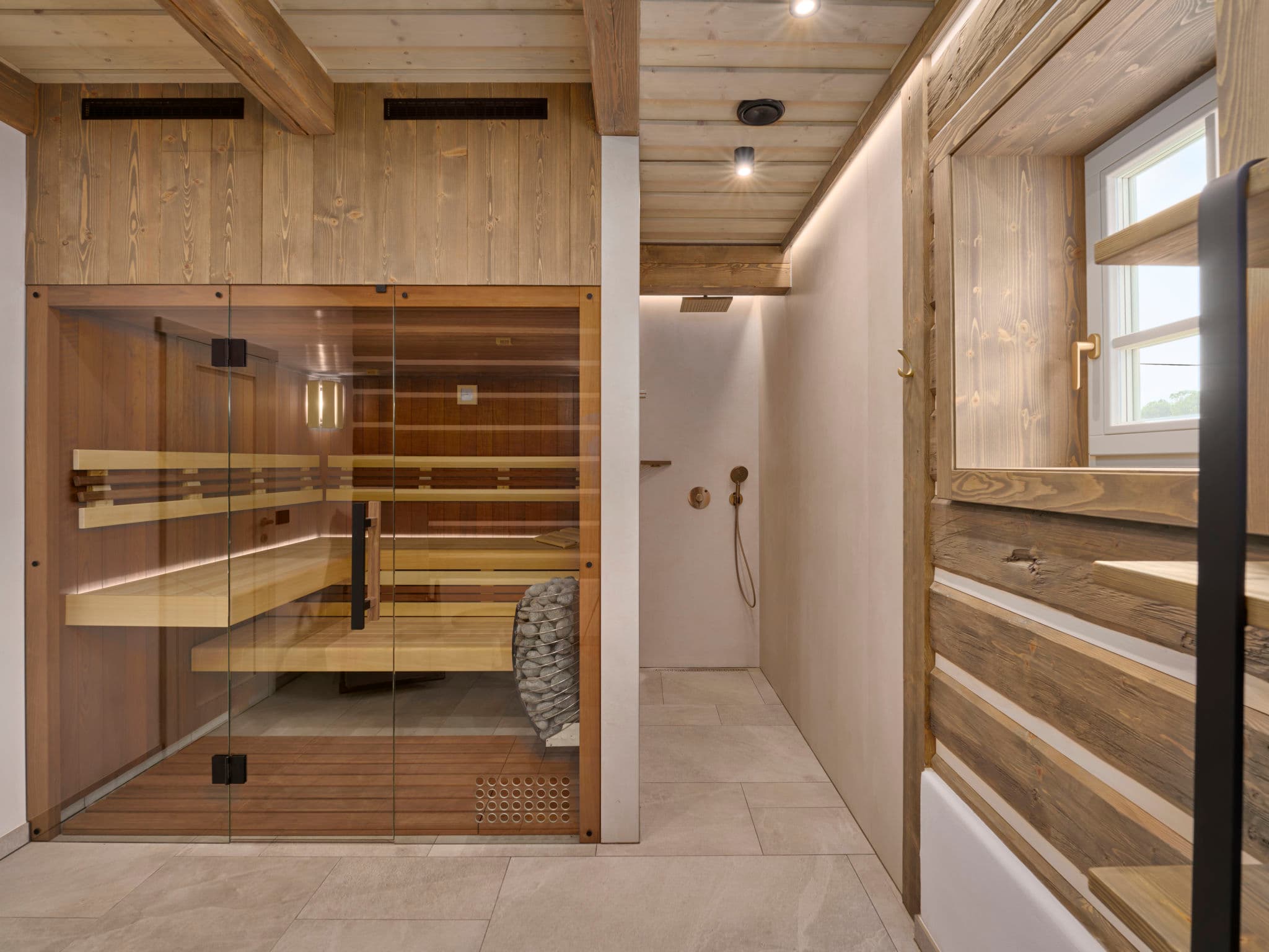 Bathroom / Wellness