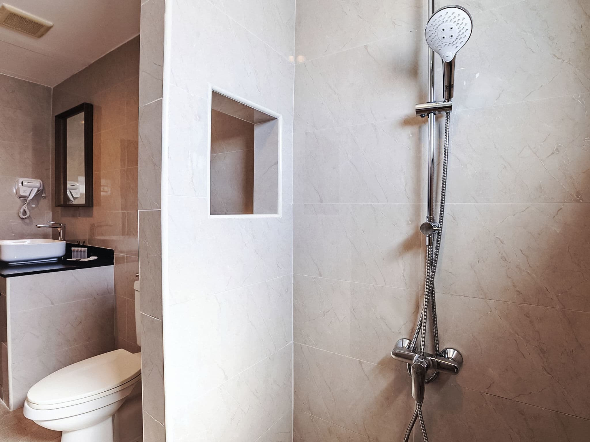 Bathroom / Wellness