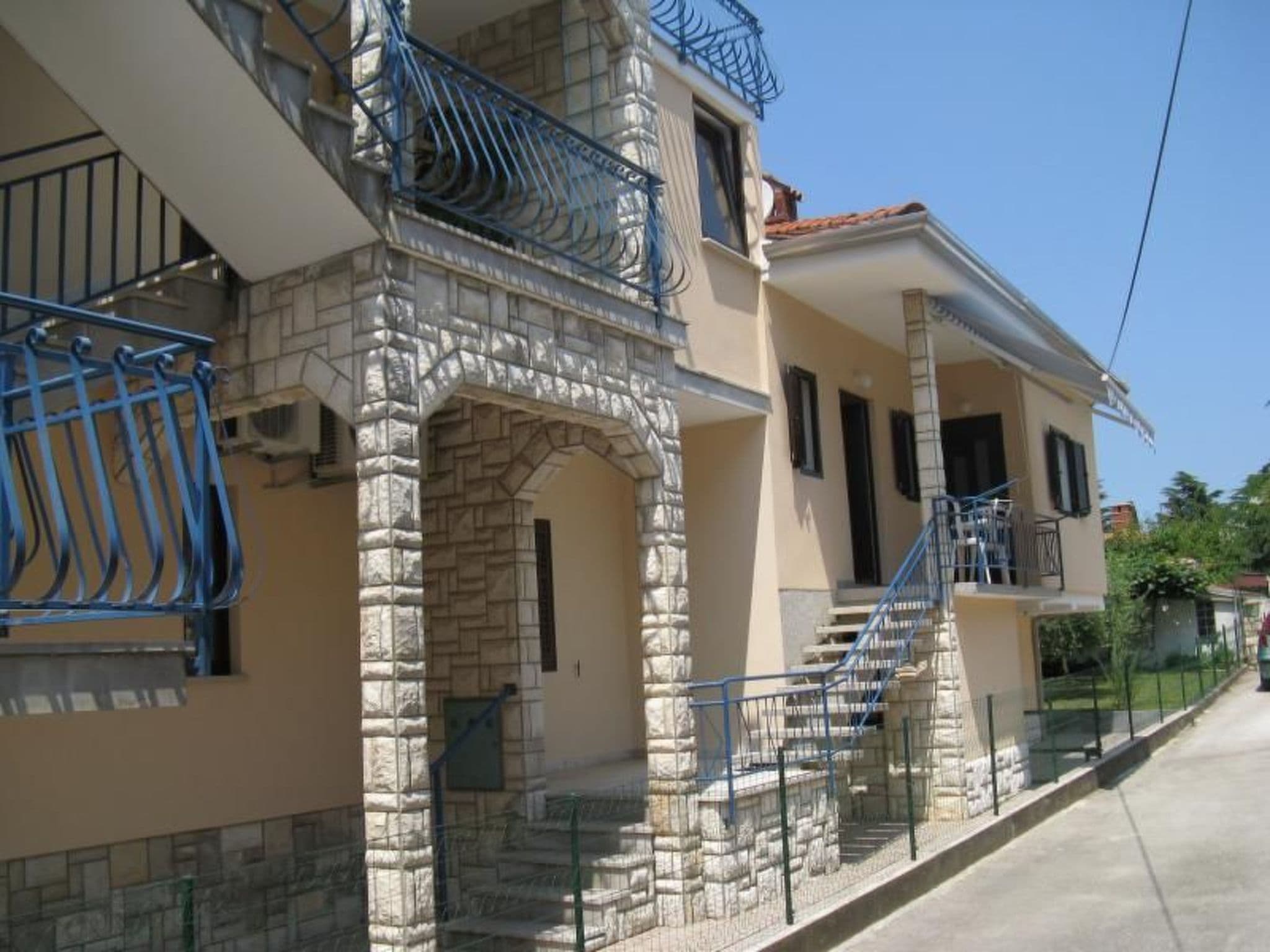 Gallery Image 16