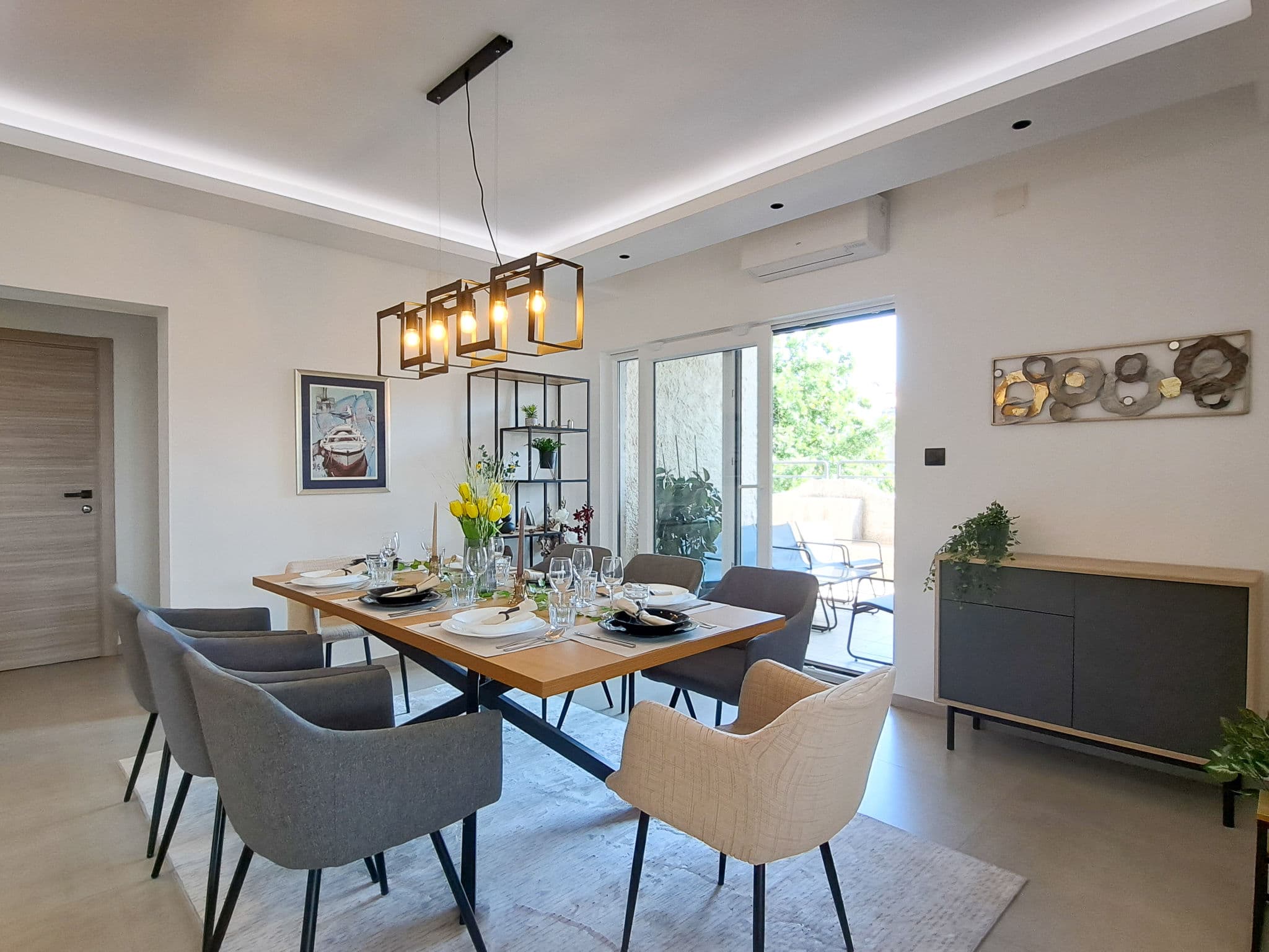 Kitchen / Dining Room