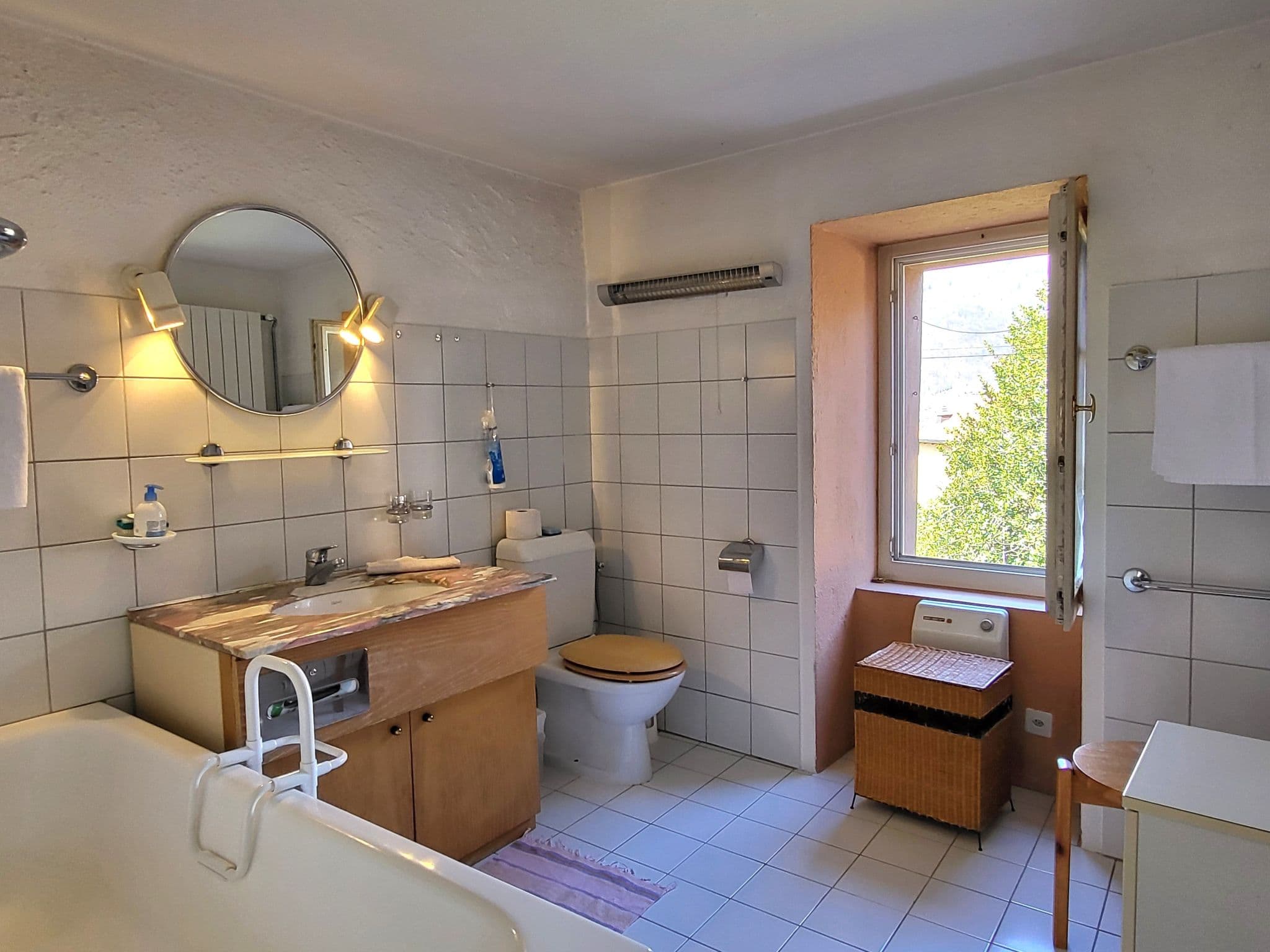 Bathroom / Wellness