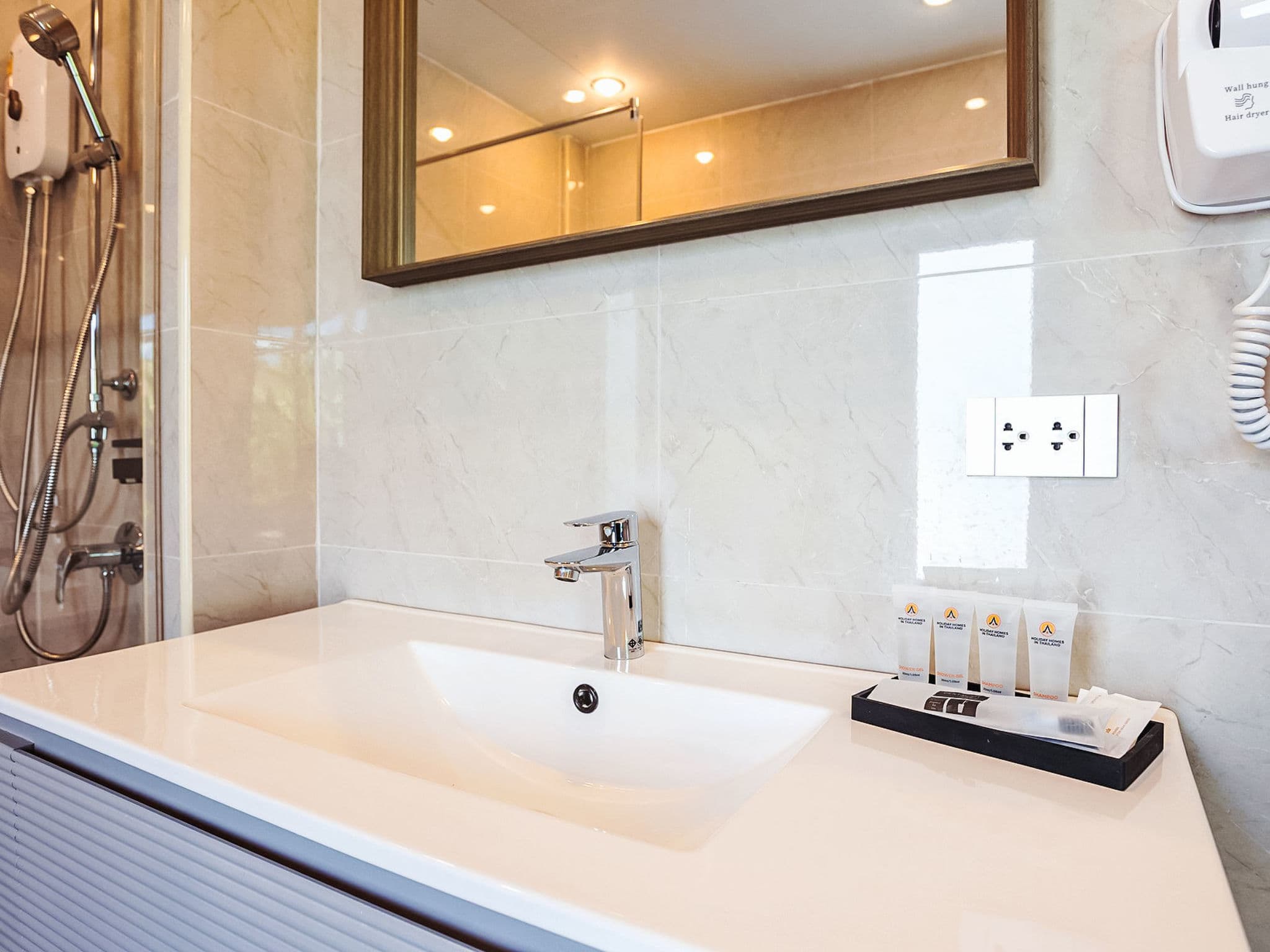 Bathroom / Wellness