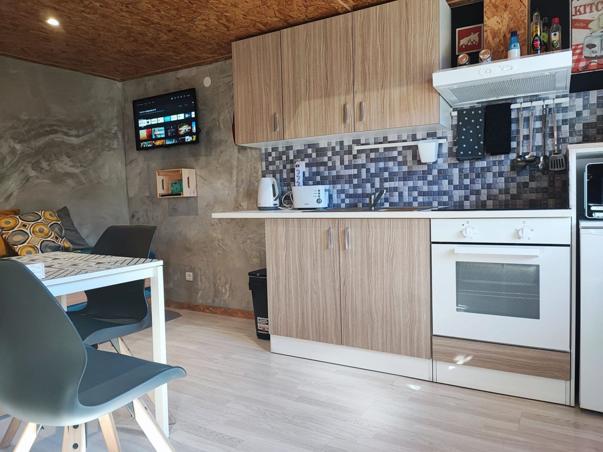 Kitchen / Dining Room