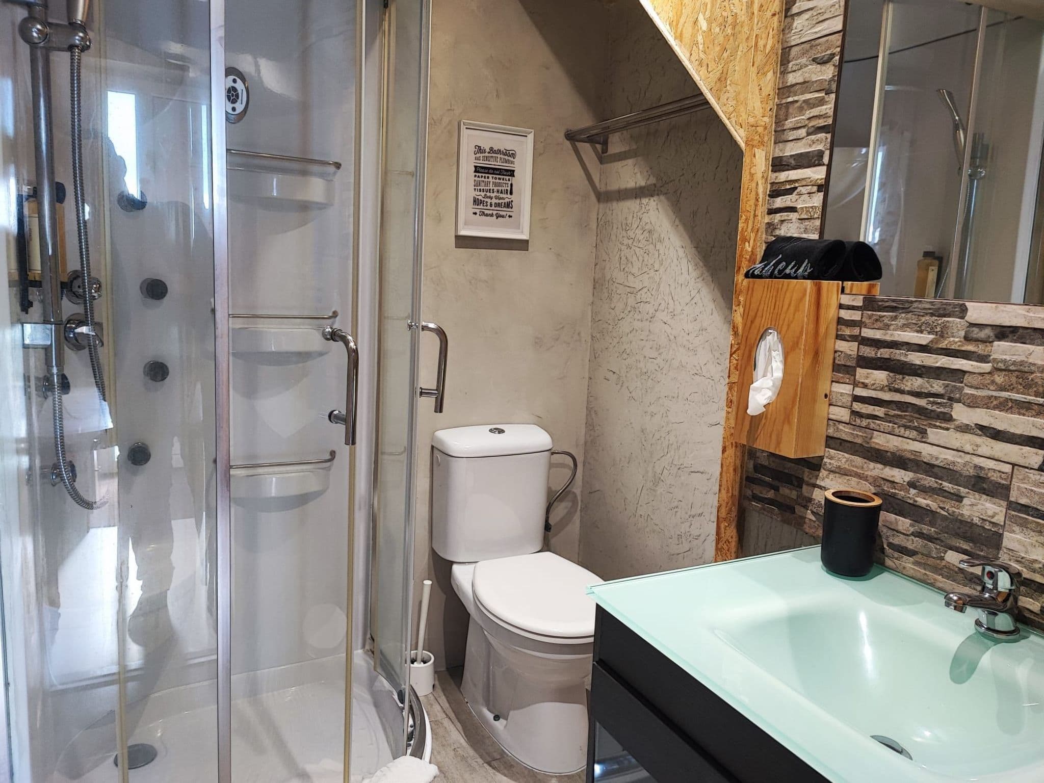 Bathroom / Wellness