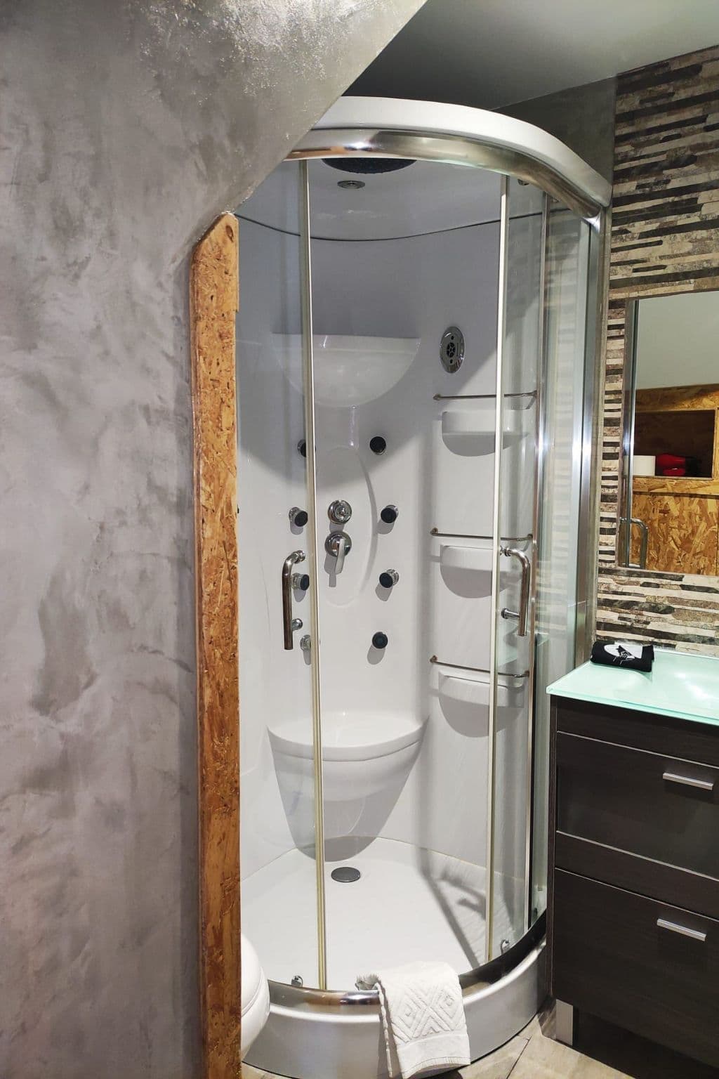 Bathroom / Wellness