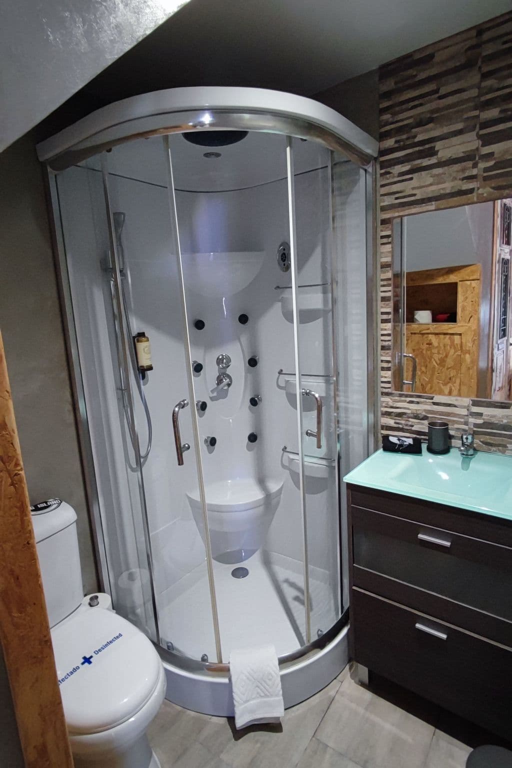 Bathroom / Wellness