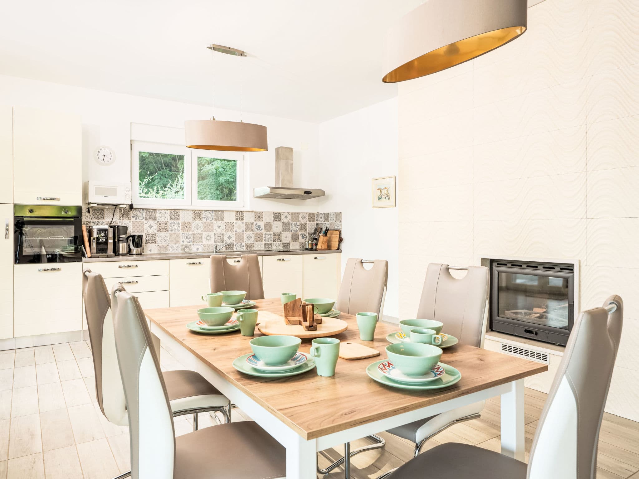 Kitchen / Dining Room
