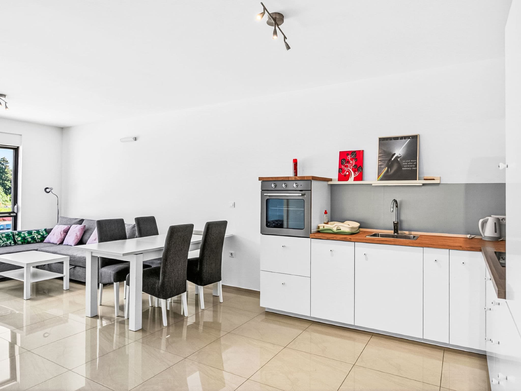 Kitchen / Dining Room