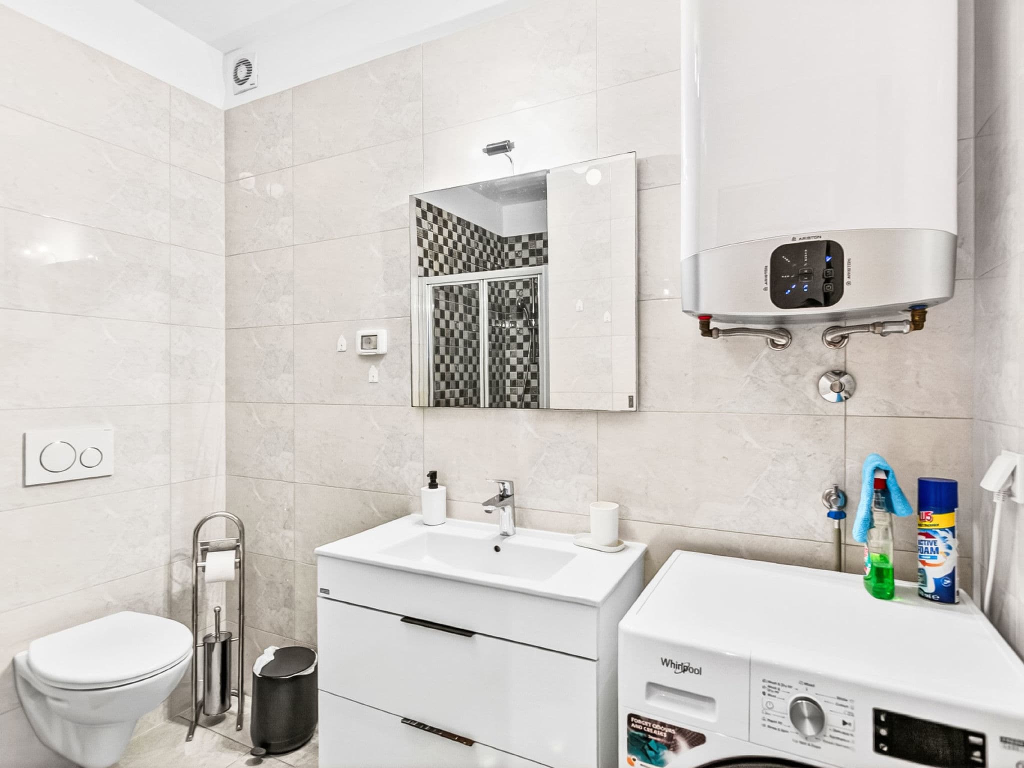 Bathroom / Wellness