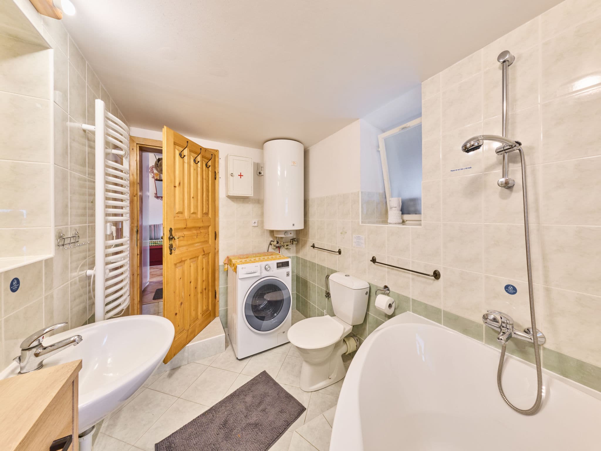 Bathroom / Wellness