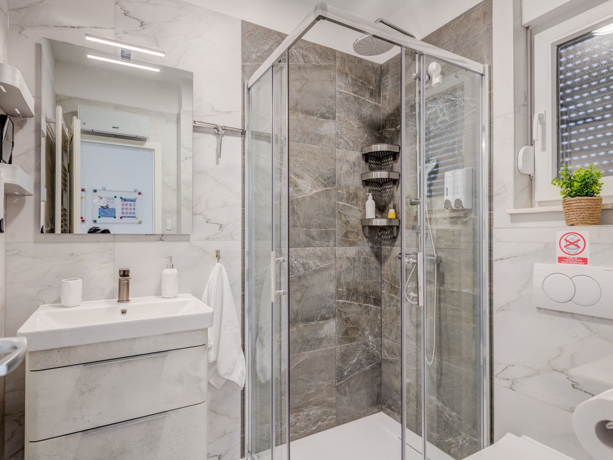 Bathroom / Wellness
