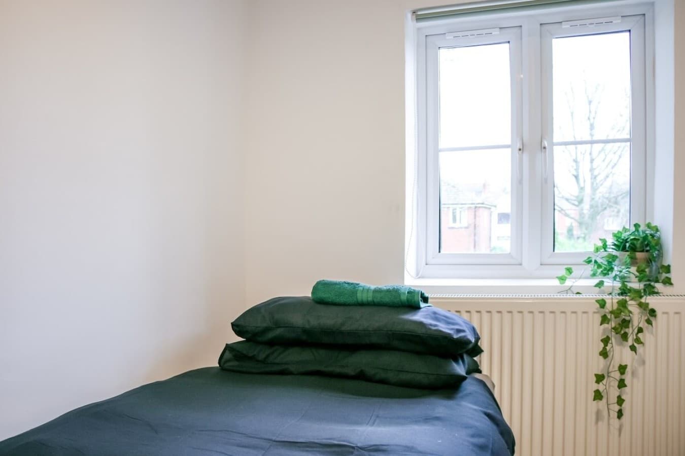 Bedroom 2 – single bed