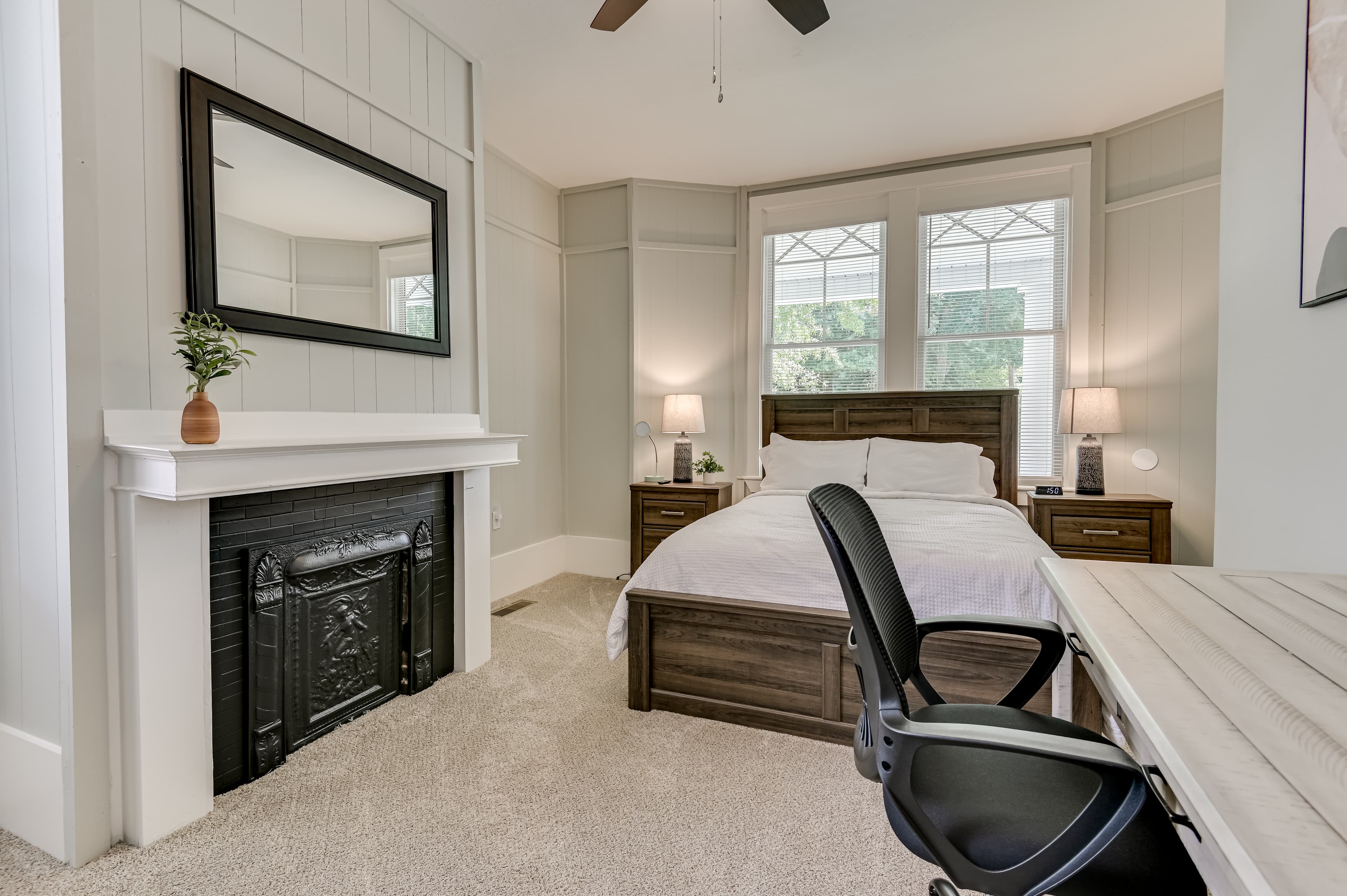 Queen Bedroom