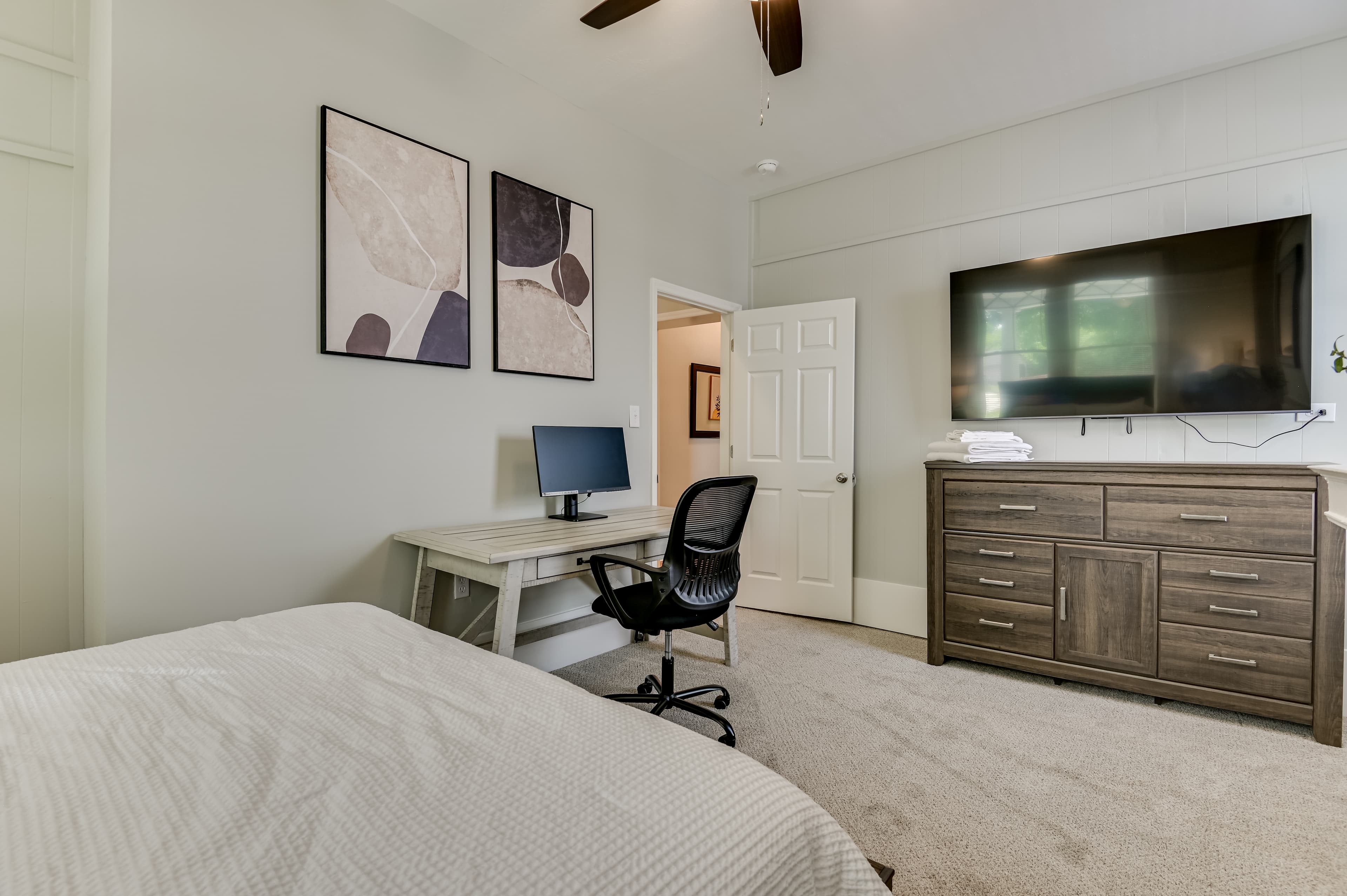 Queen Bedroom