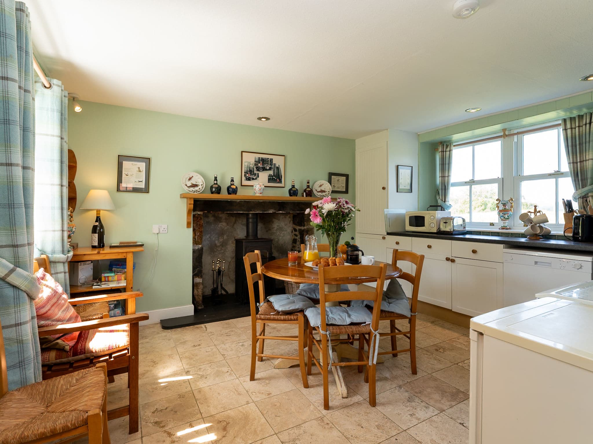 Kitchen / Dining Room