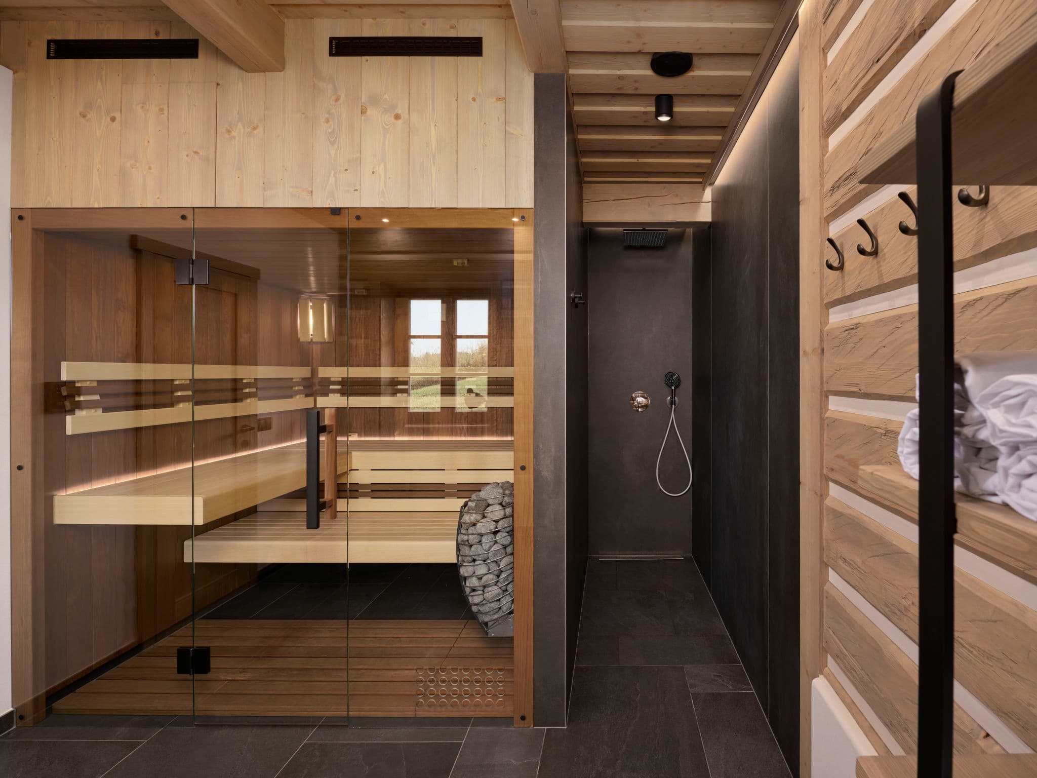 Bathroom / Wellness