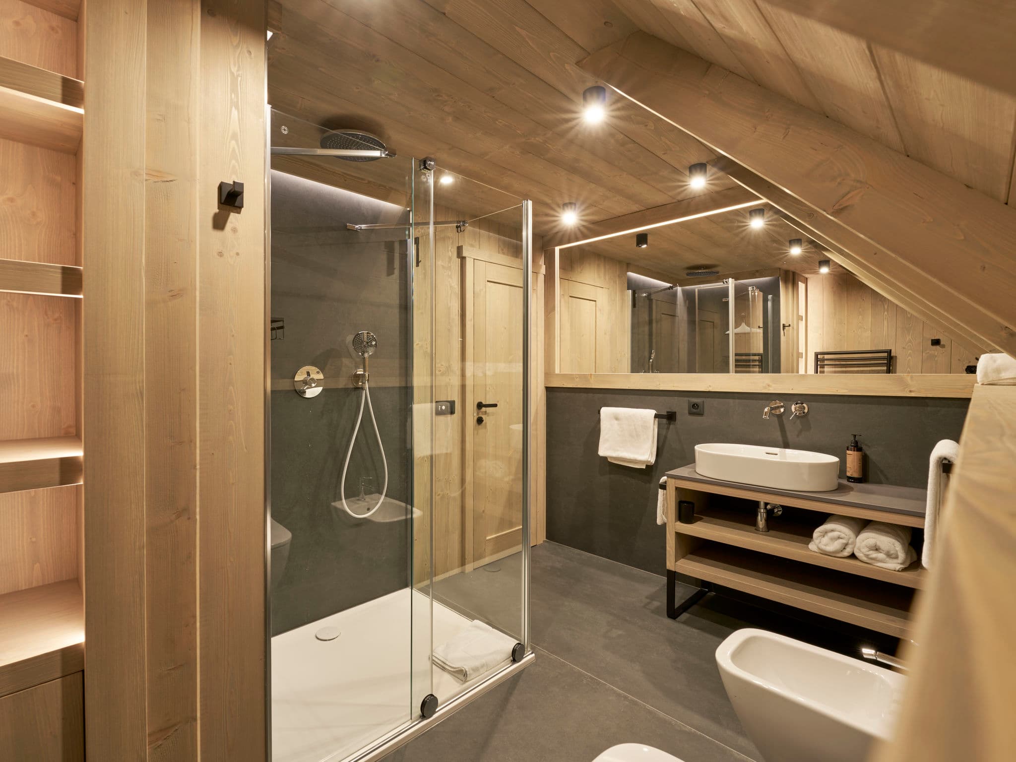 Bathroom / Wellness