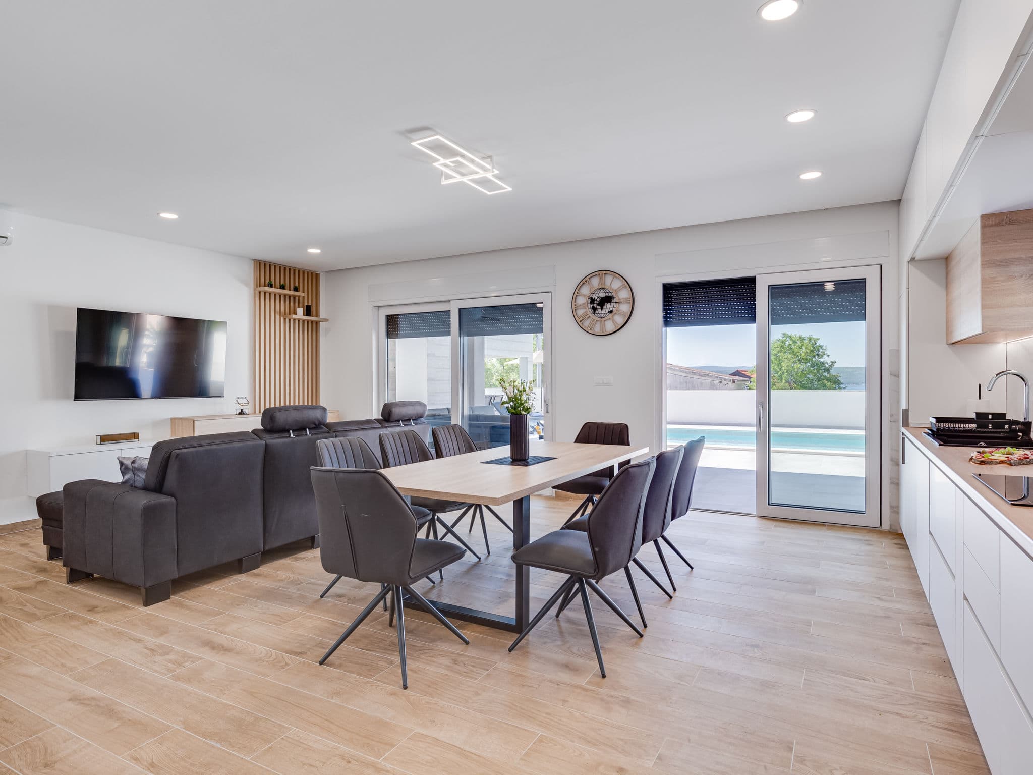 Kitchen / Dining Room