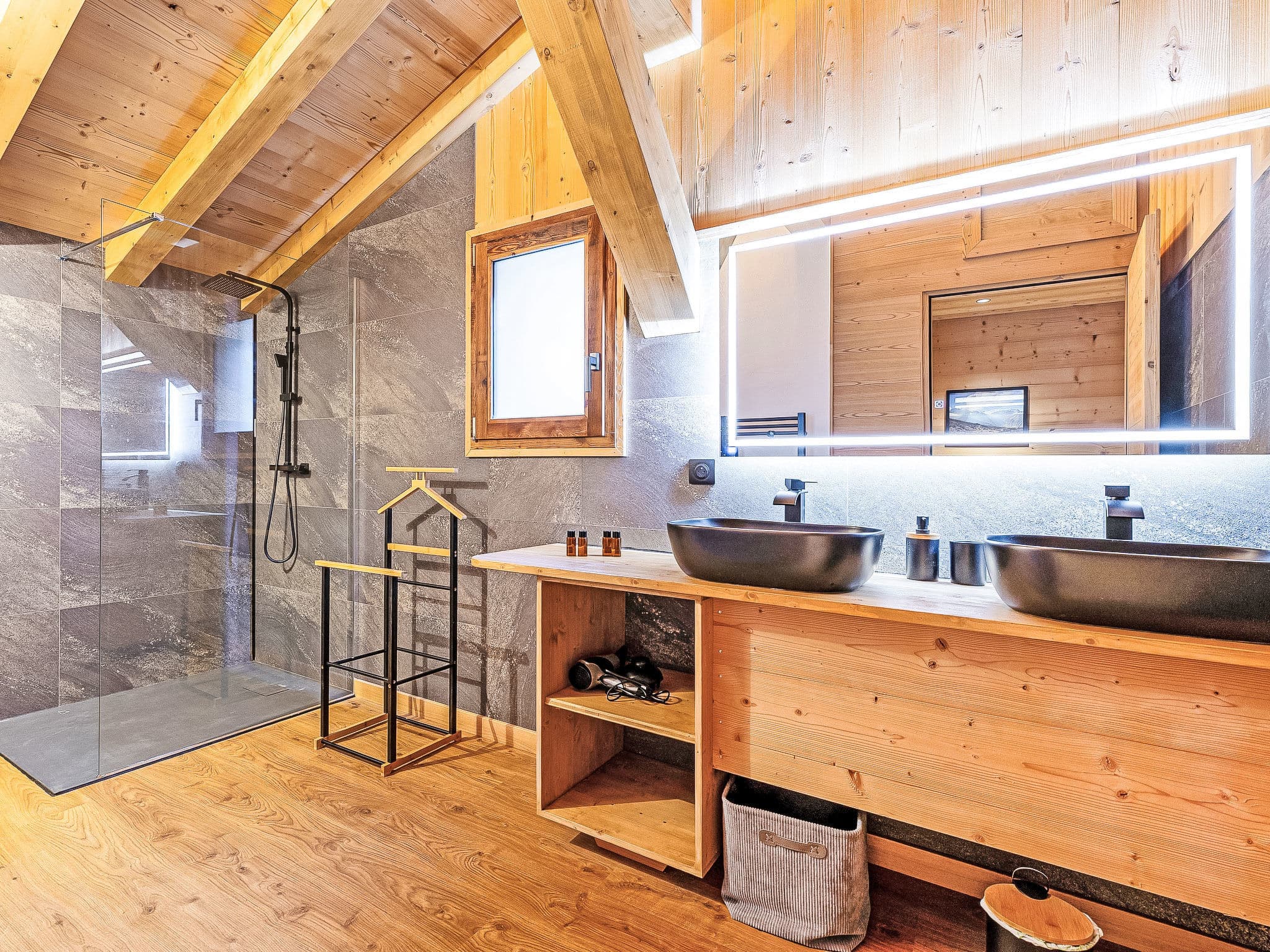 Bathroom / Wellness