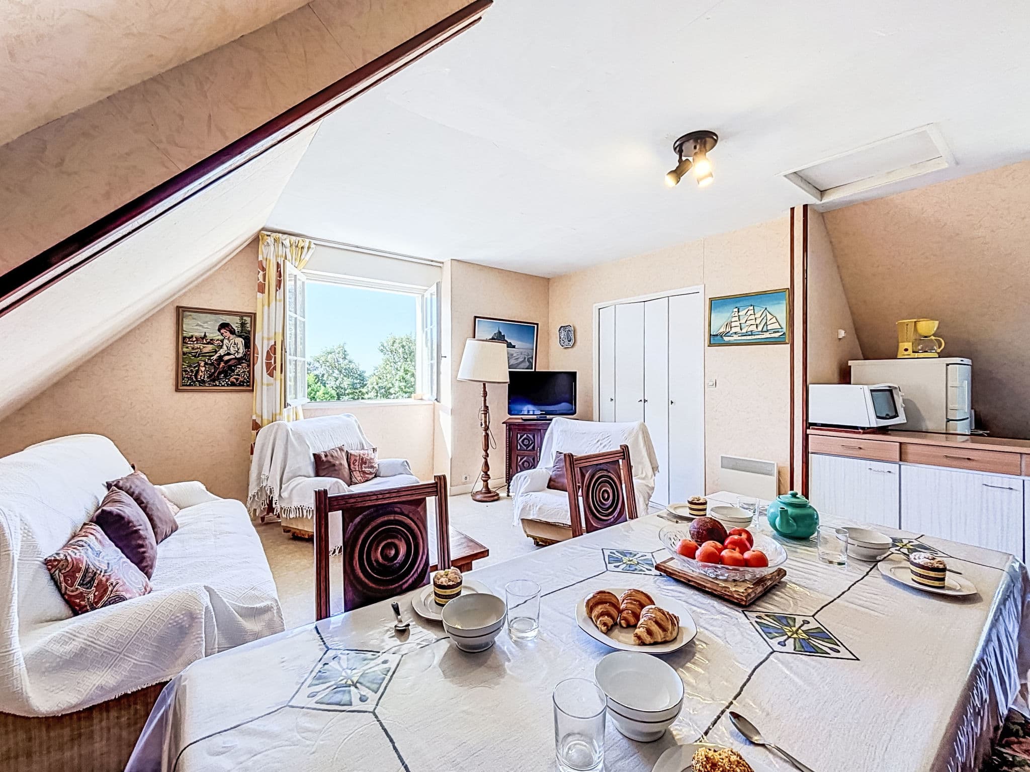 Kitchen / Dining Room