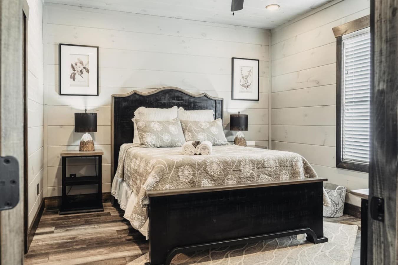 Queen Bedroom 1 (Main Floor)