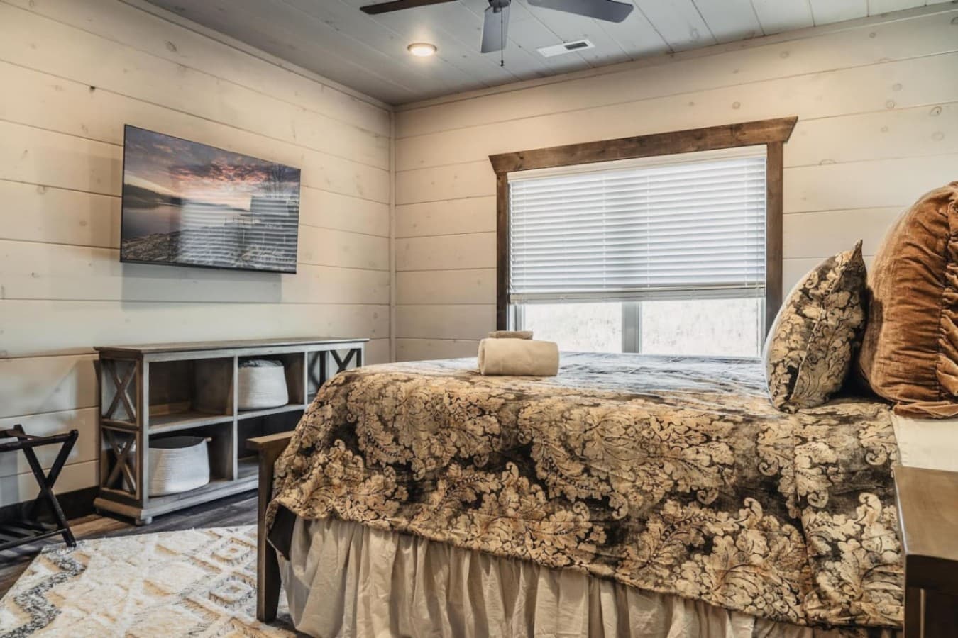 King Bedroom 2 (Downstairs)