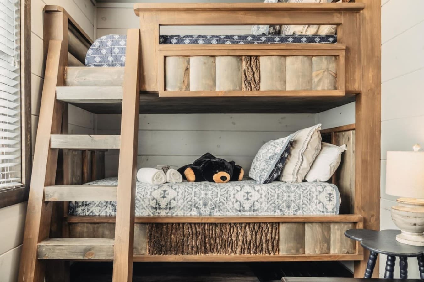Twin Bunk Beds (Upstairs)