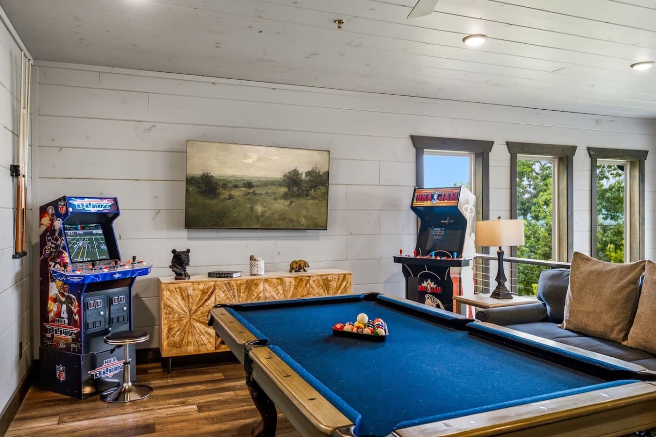 This game room has everything you need to enjoy your trip