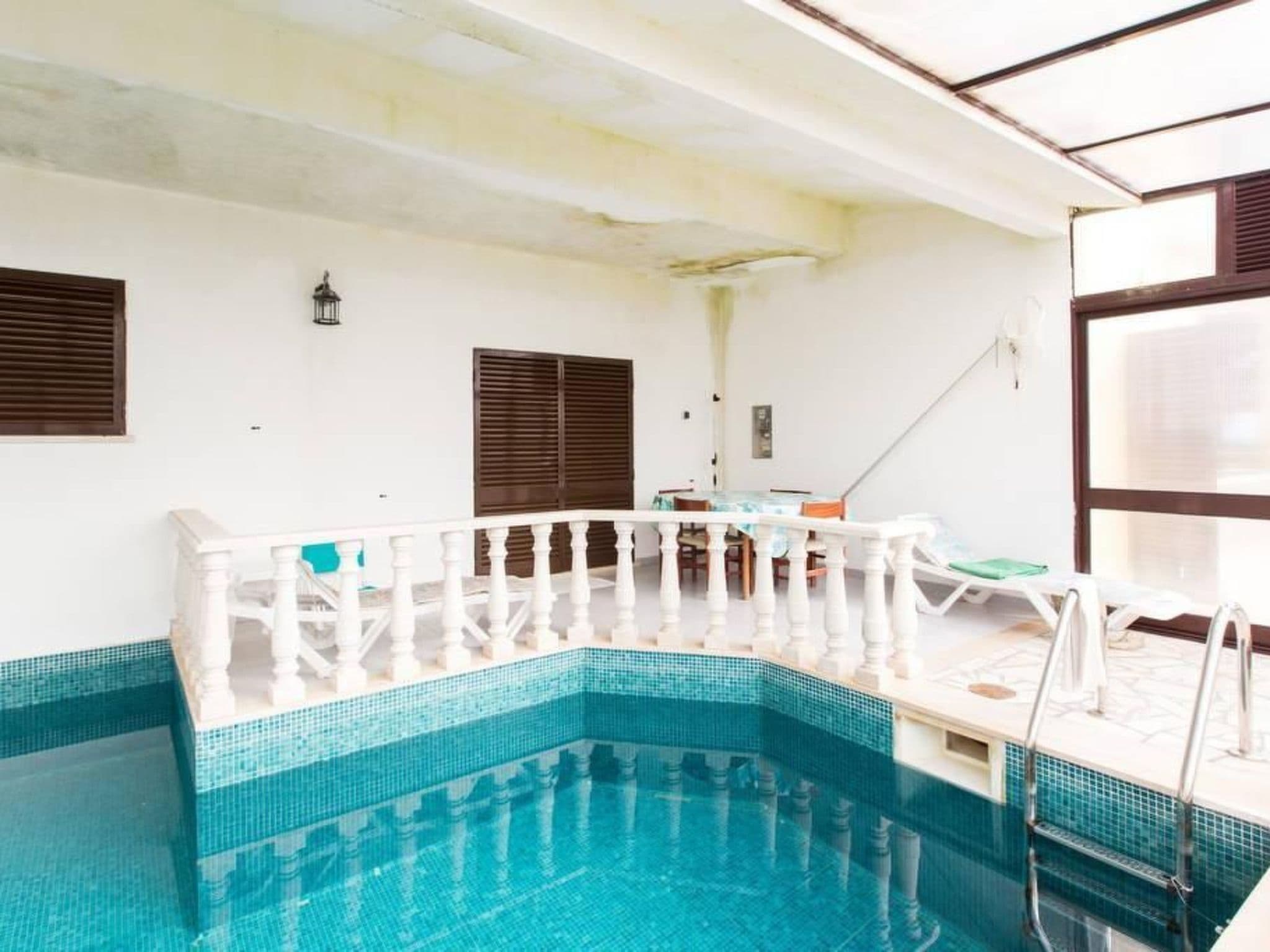 Pool Indoor