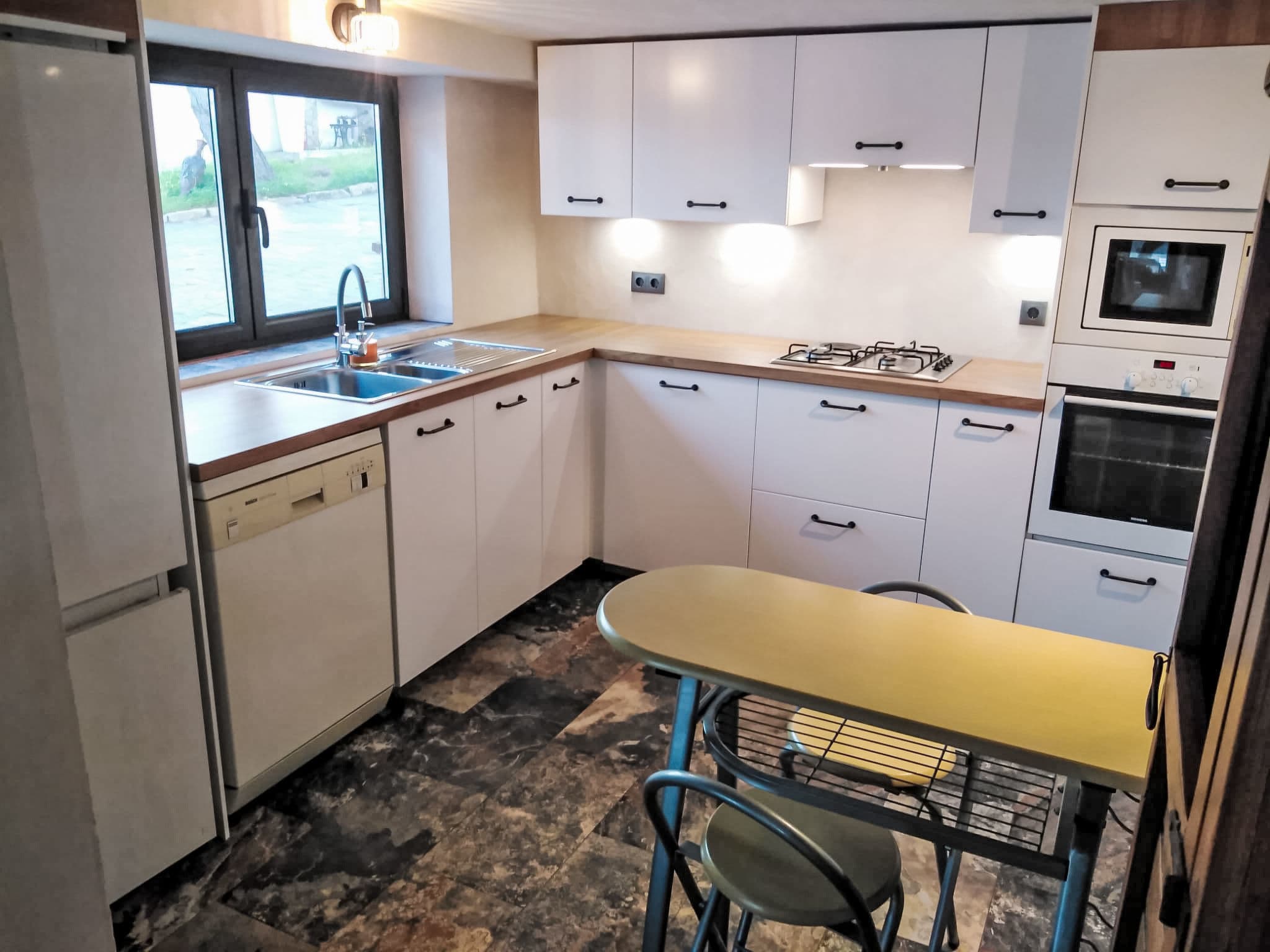 Kitchen / Dining Room