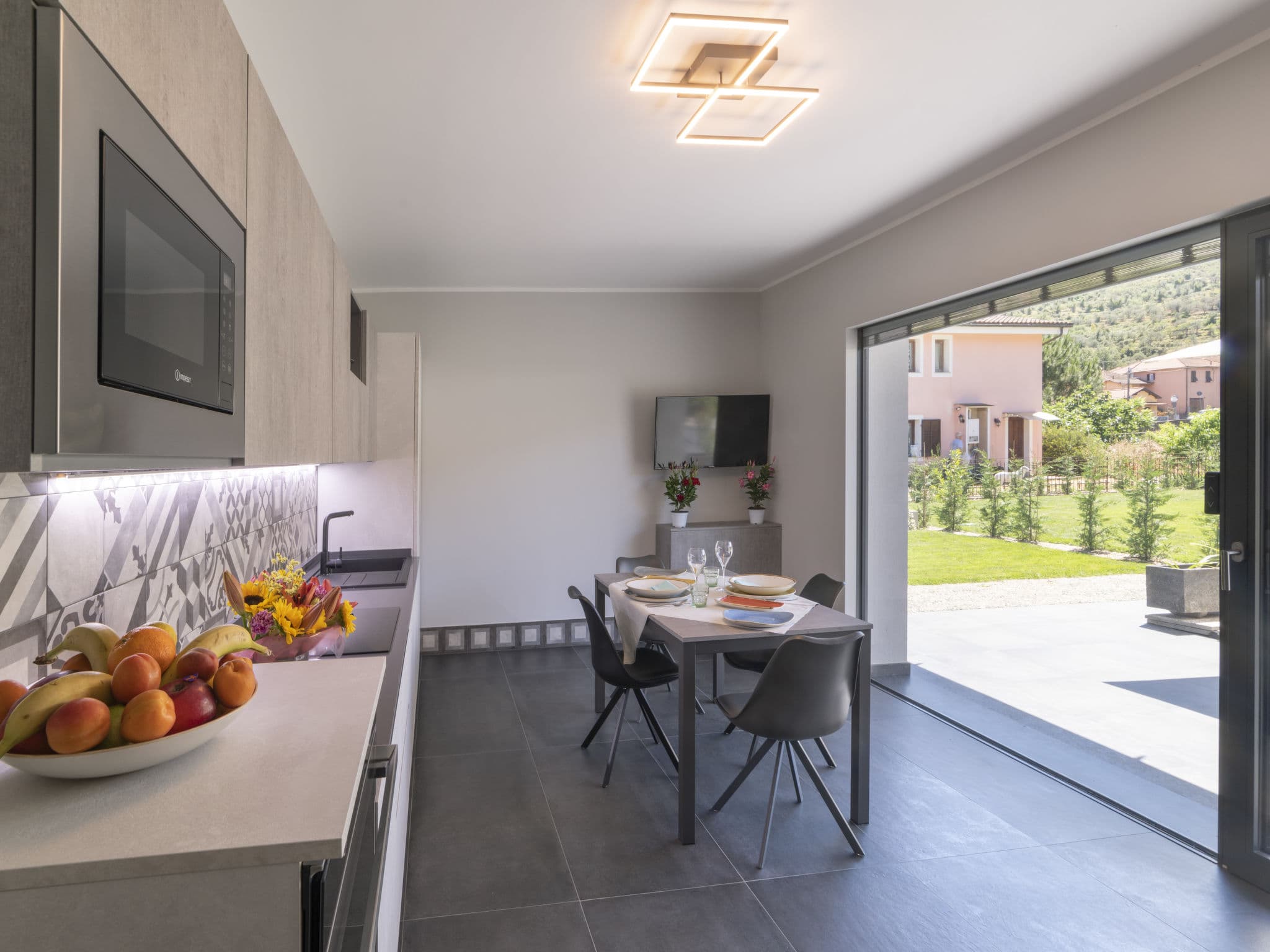 Kitchen / Dining Room