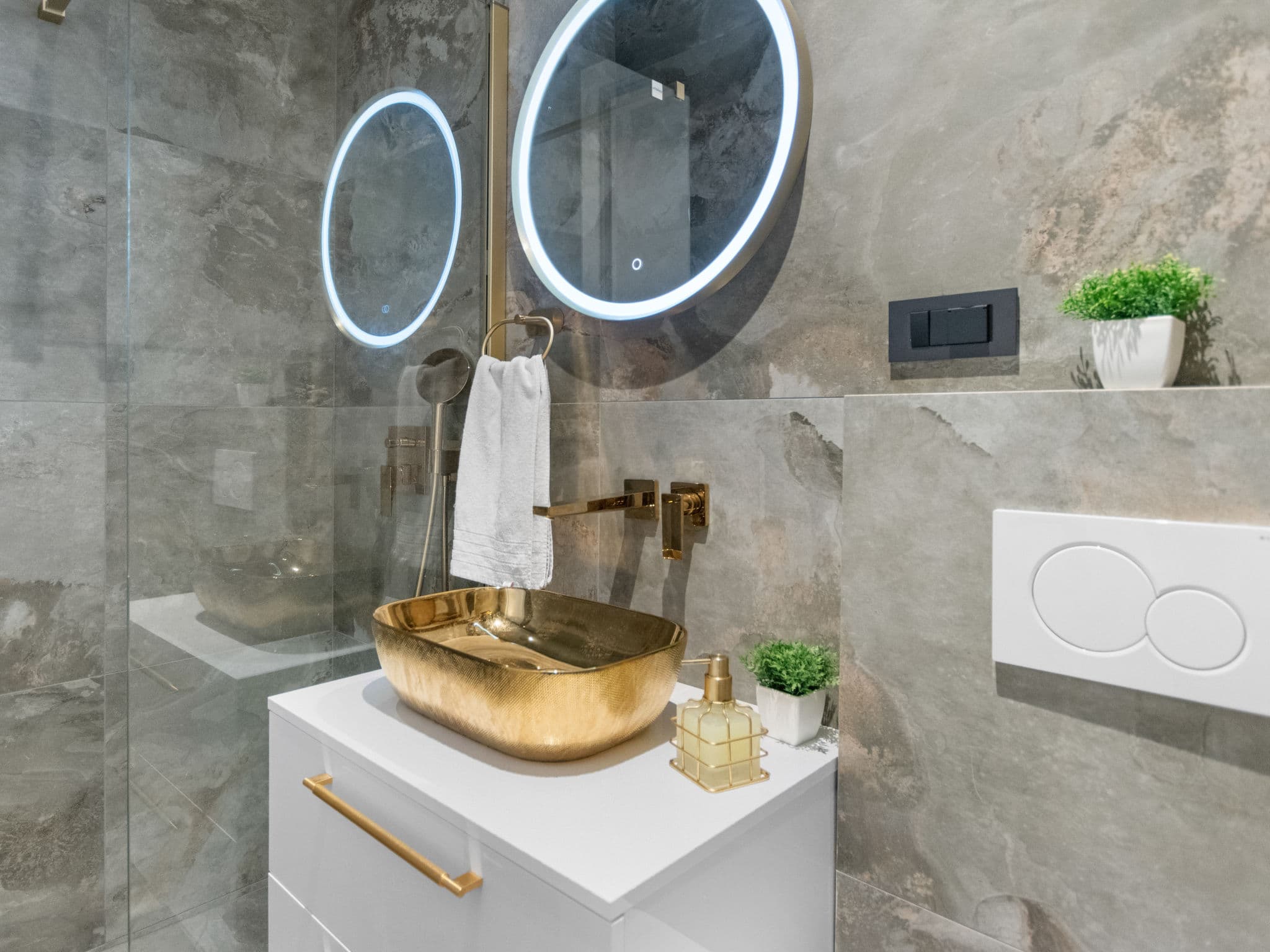 Bathroom / Wellness
