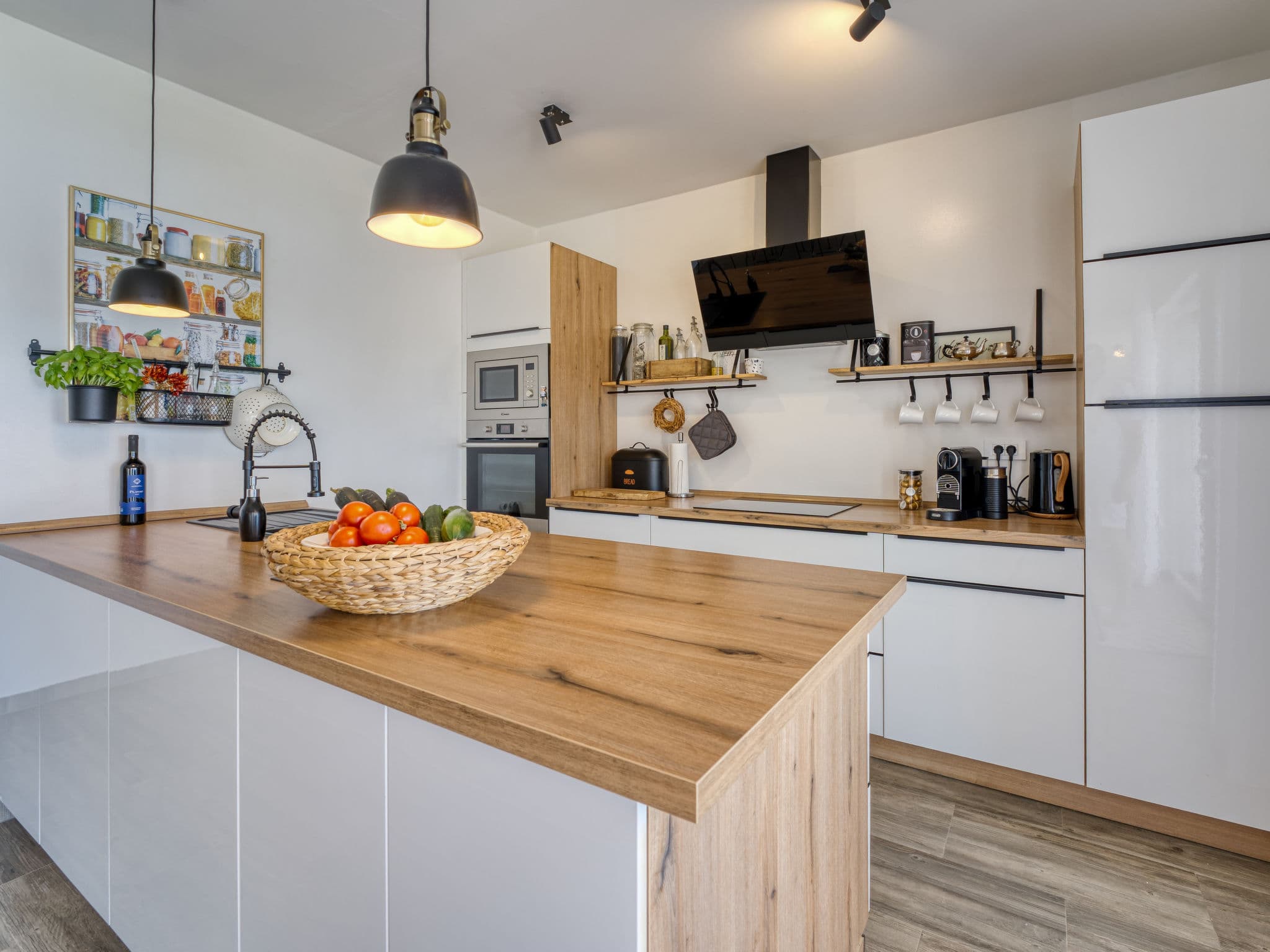 Kitchen / Dining Room