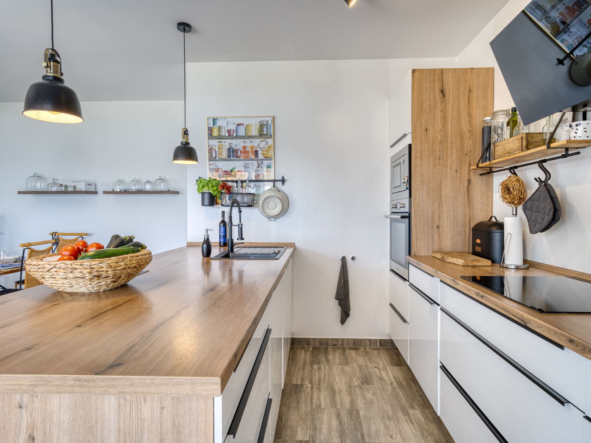 Kitchen / Dining Room