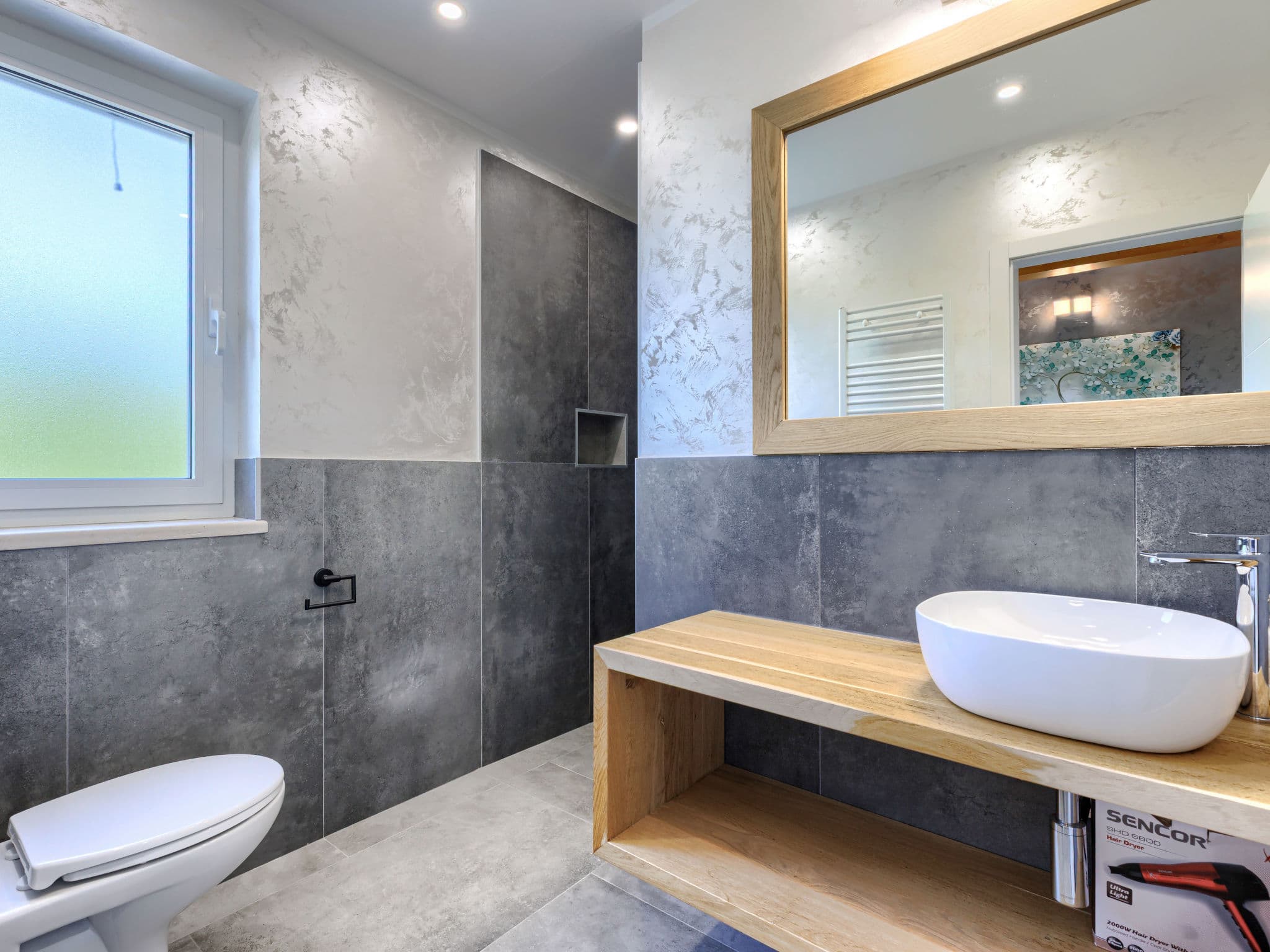 Bathroom / Wellness