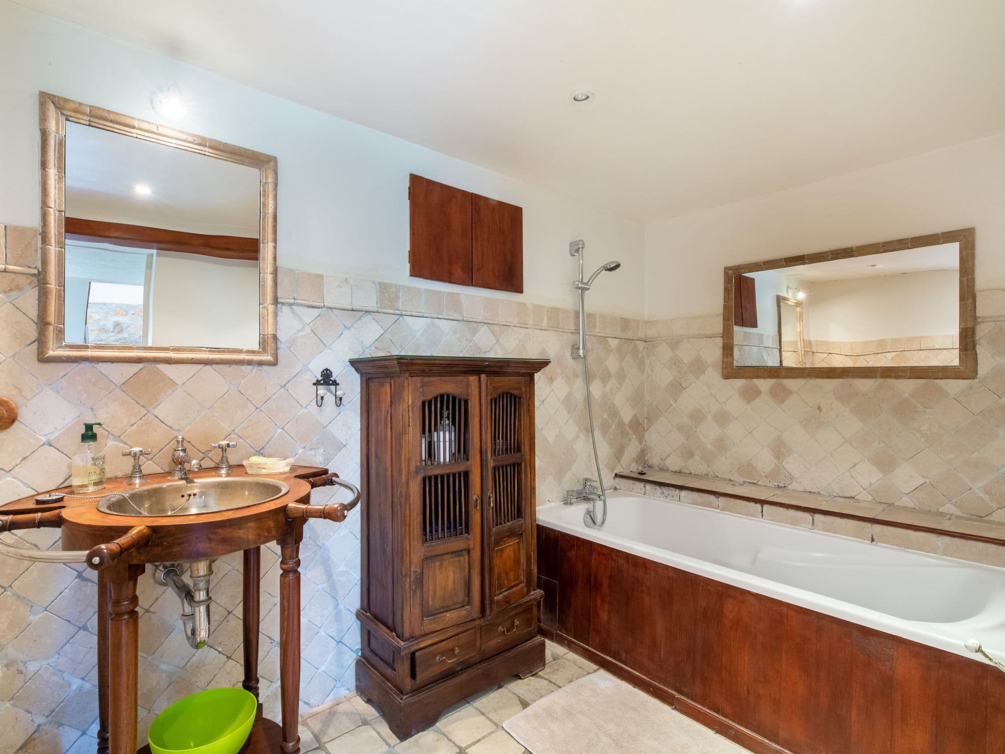 Bathroom / Wellness